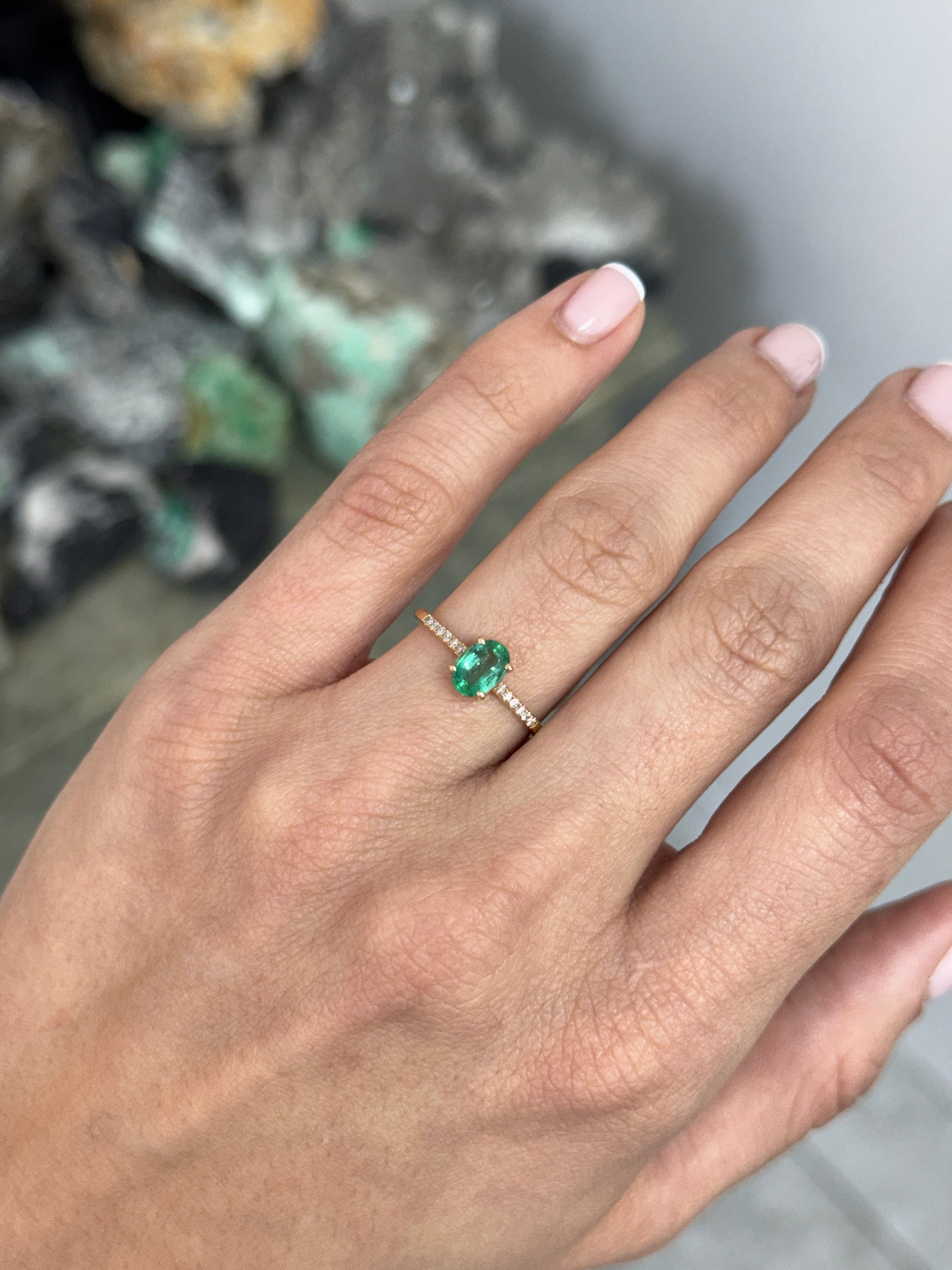 0.91tcw 14K Natural Oval Emerald & Diamond Solitarie with Accents Ring