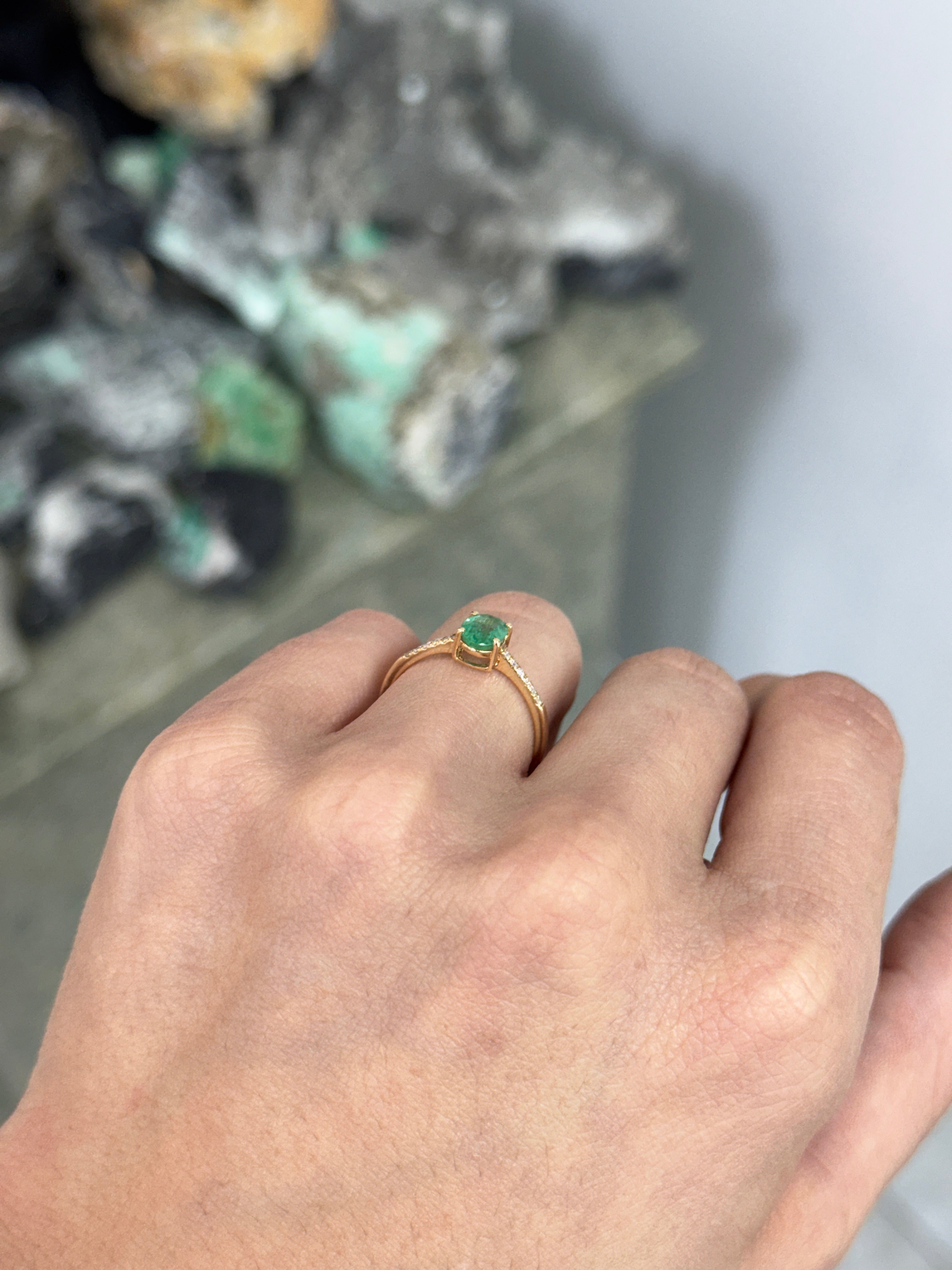 0.91tcw 14K Natural Oval Emerald & Diamond Solitarie with Accents Ring