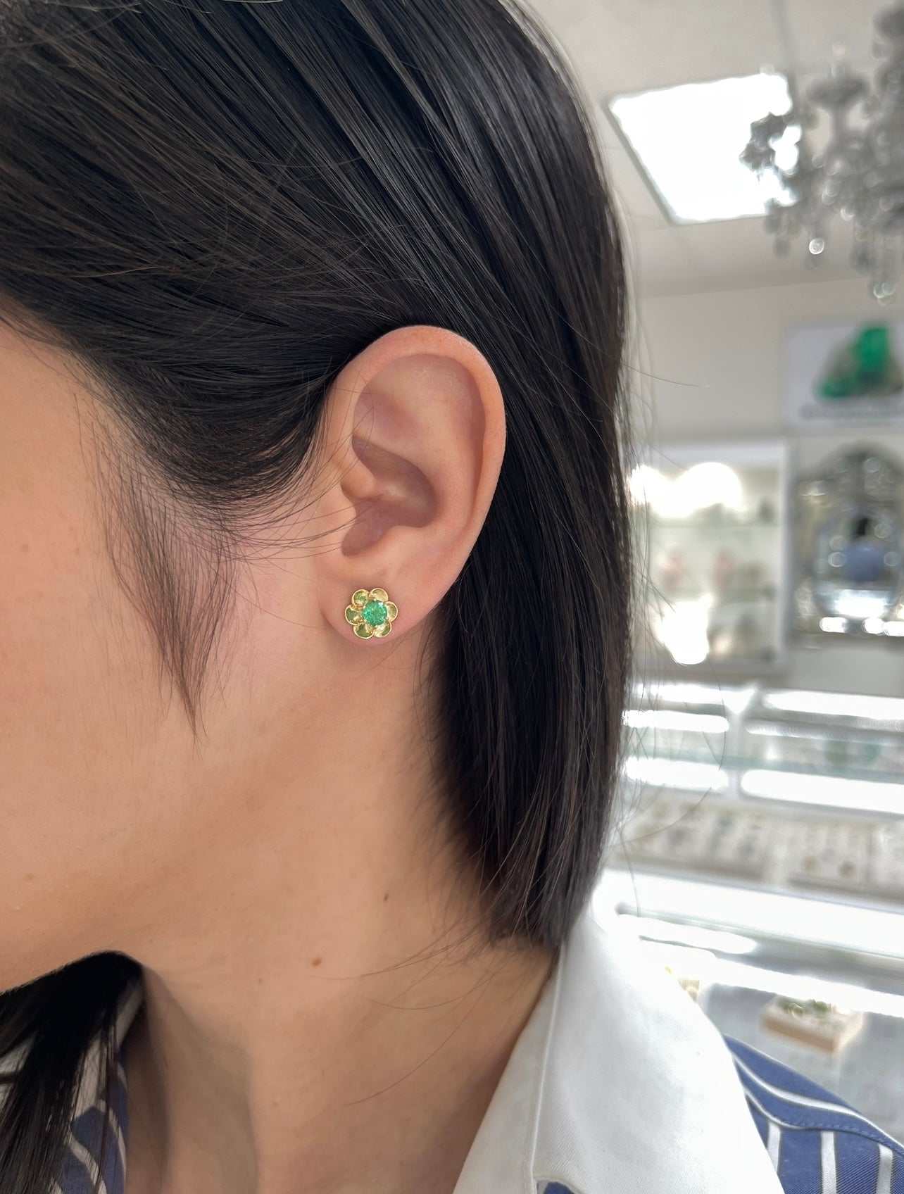 IG EXCLUSIVE Floral Emerald Stud Solitaire Earring 14K - JR Colombian Emeralds