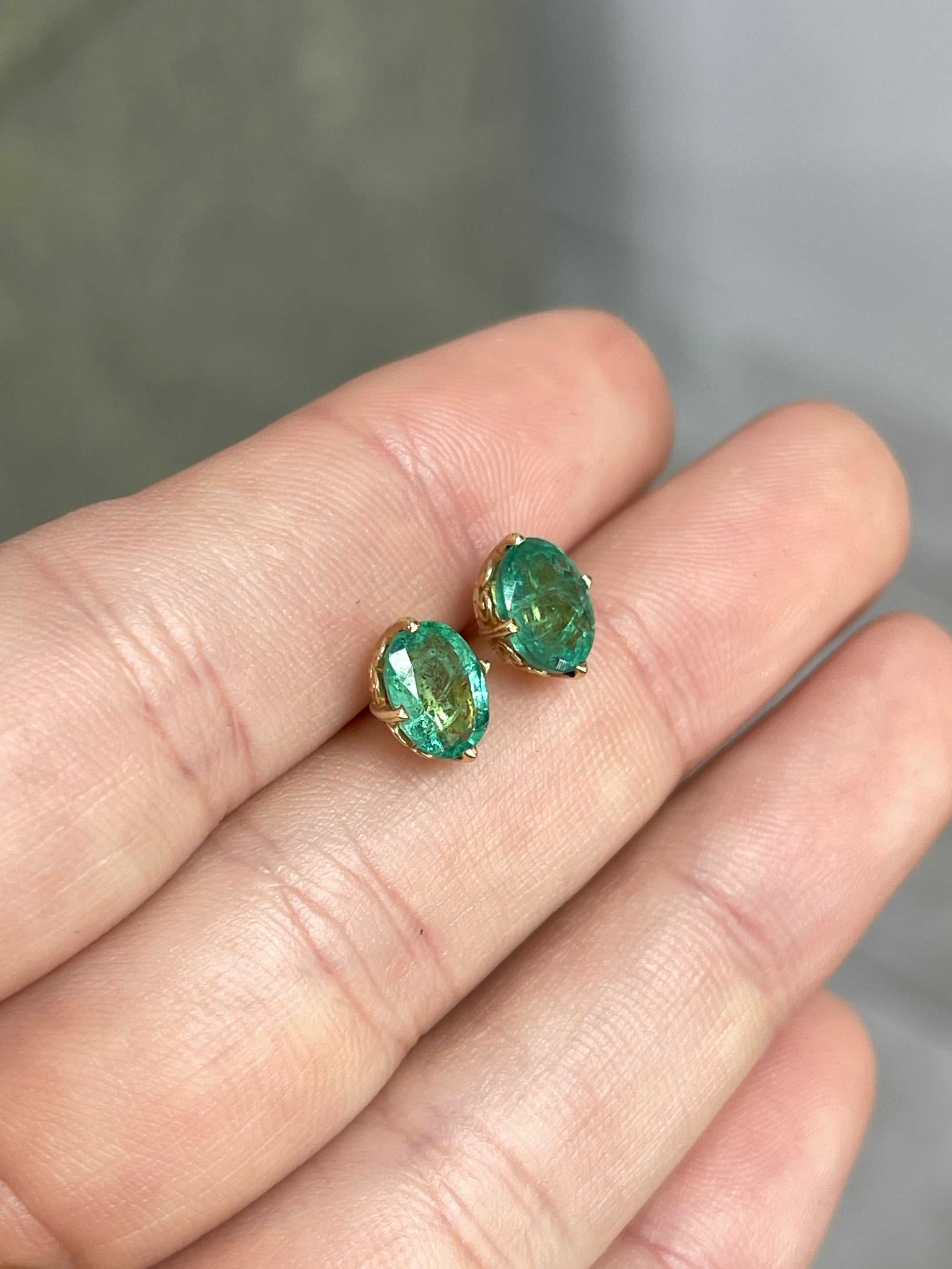 3.10tcw 9x7 Oval Emerald Compass Set Studs 14K - JR Colombian Emeralds