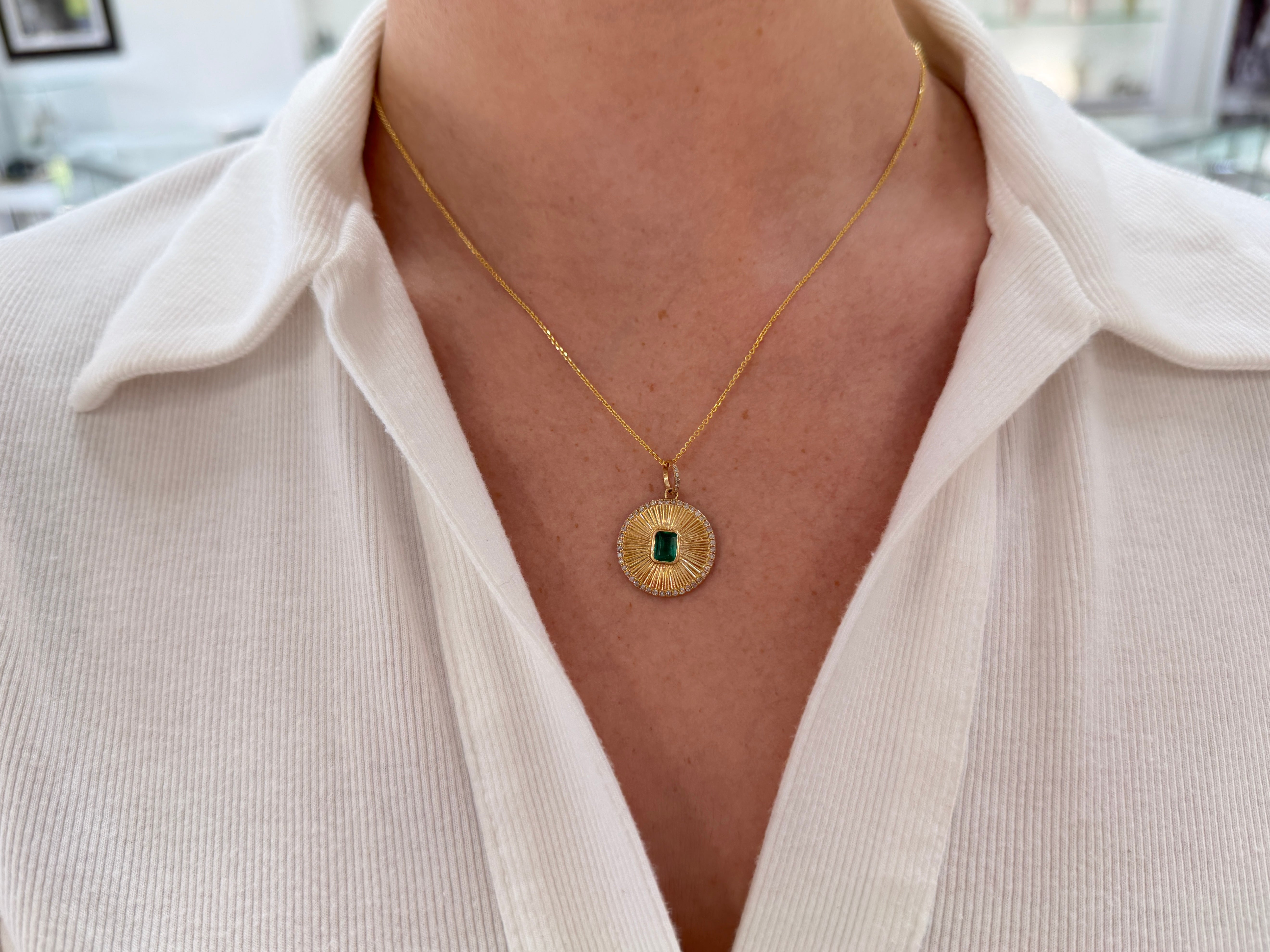 1.29tcw 14K Natural Emerald Cut Emerald & Diamond Halo Medallion Charm Pendant Necklace