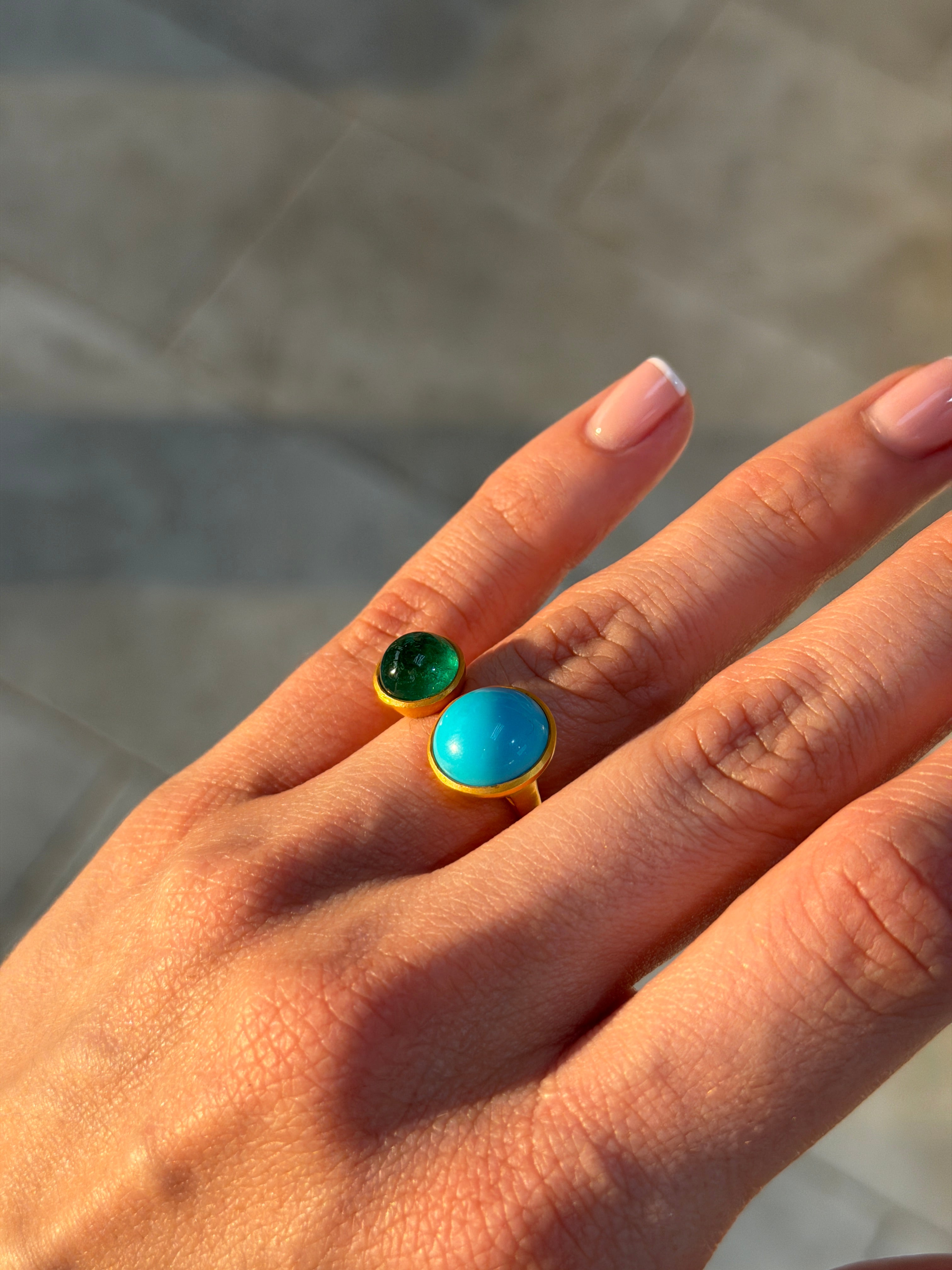 9.24tcw 18K Natural Round Cabochon Cut Emerald & Round Turquoise Toi Et Moi Sand Blast Ring