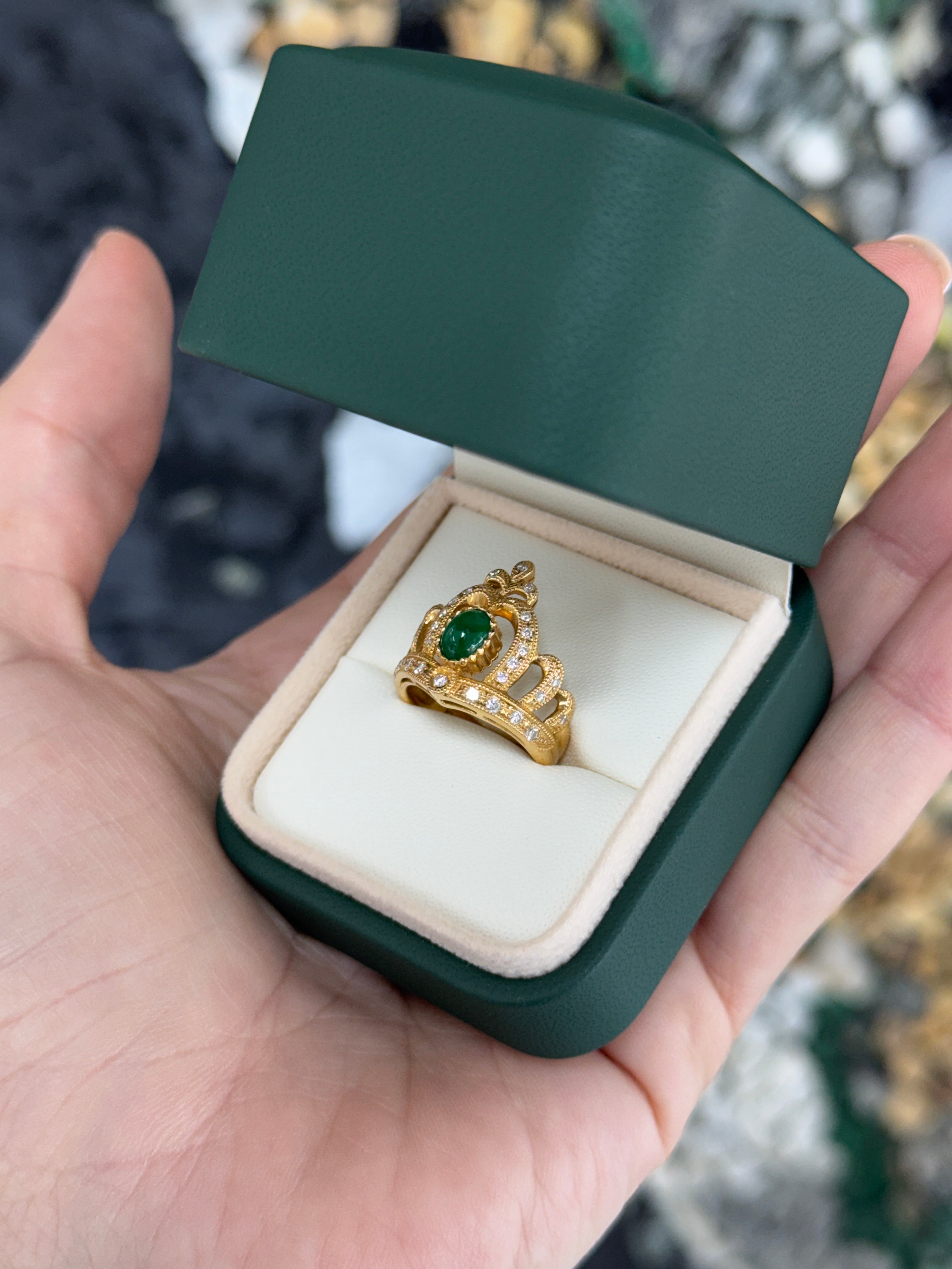 0.95tcw 20K Gold Cabochon Emerald & Diamond Accented Crown Ring