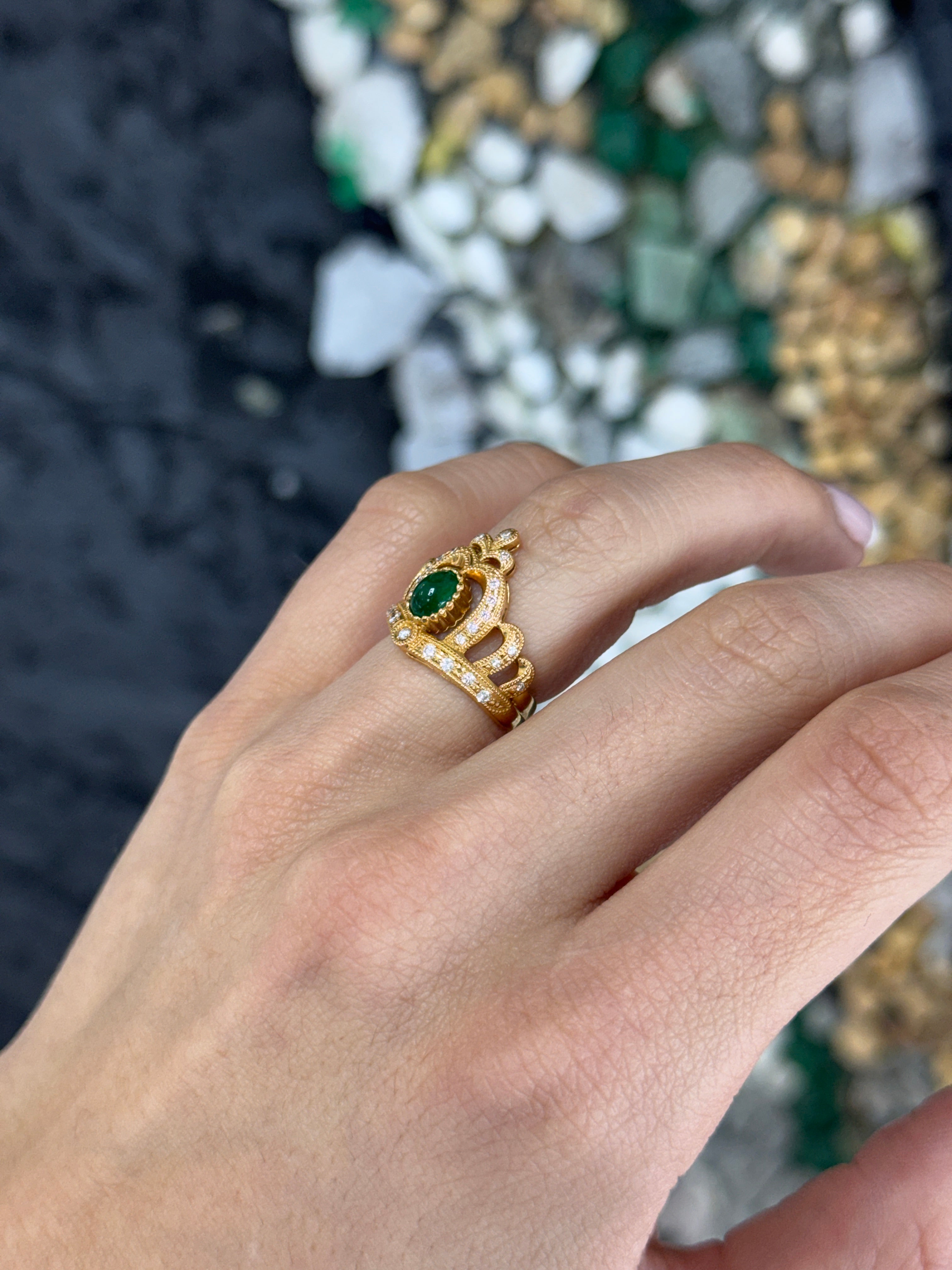 0.95tcw 20K Gold Cabochon Emerald & Diamond Accented Crown Ring