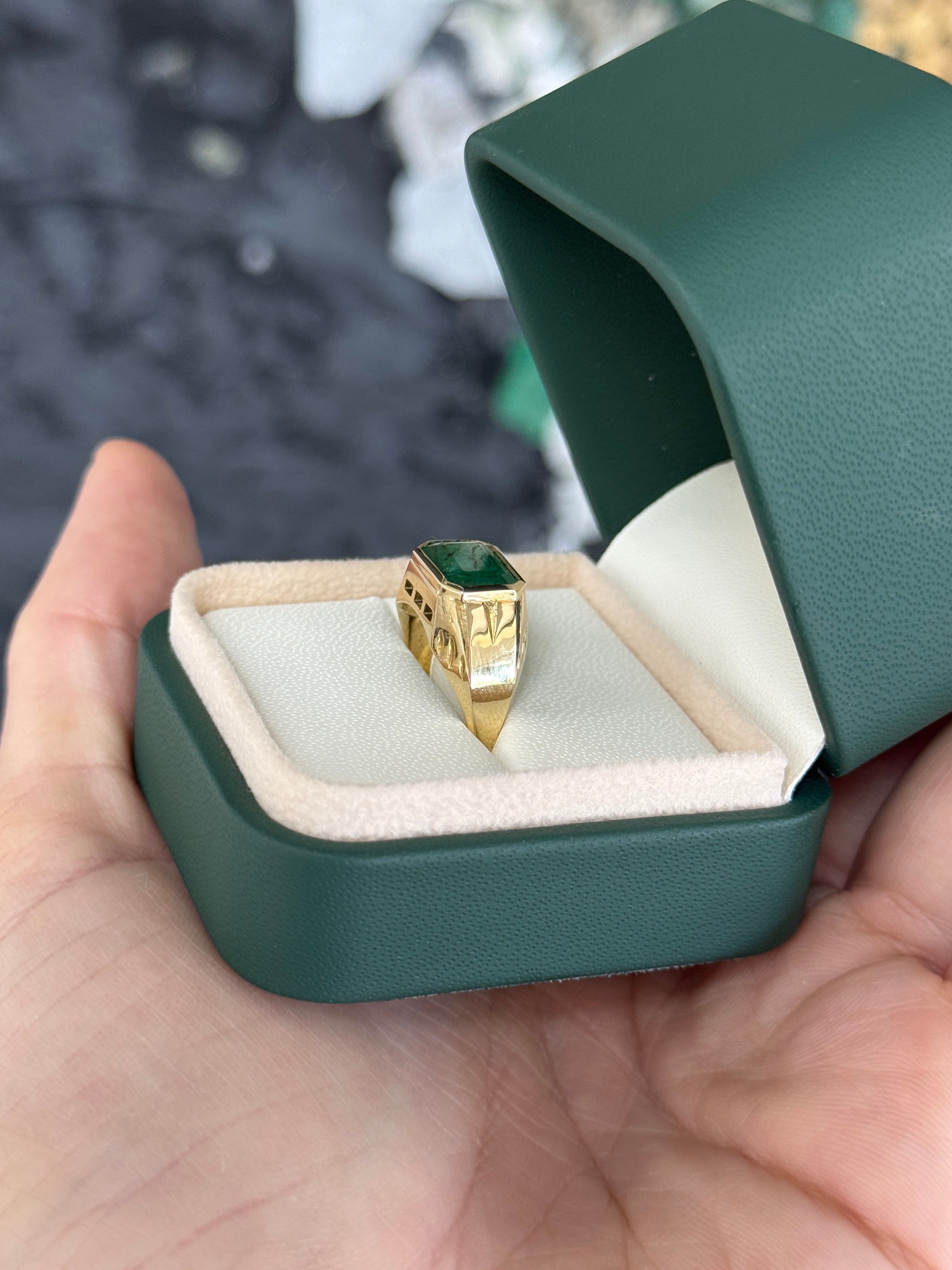 3.14ct 14K Mens East to West Natural Emerald Bezel Ring