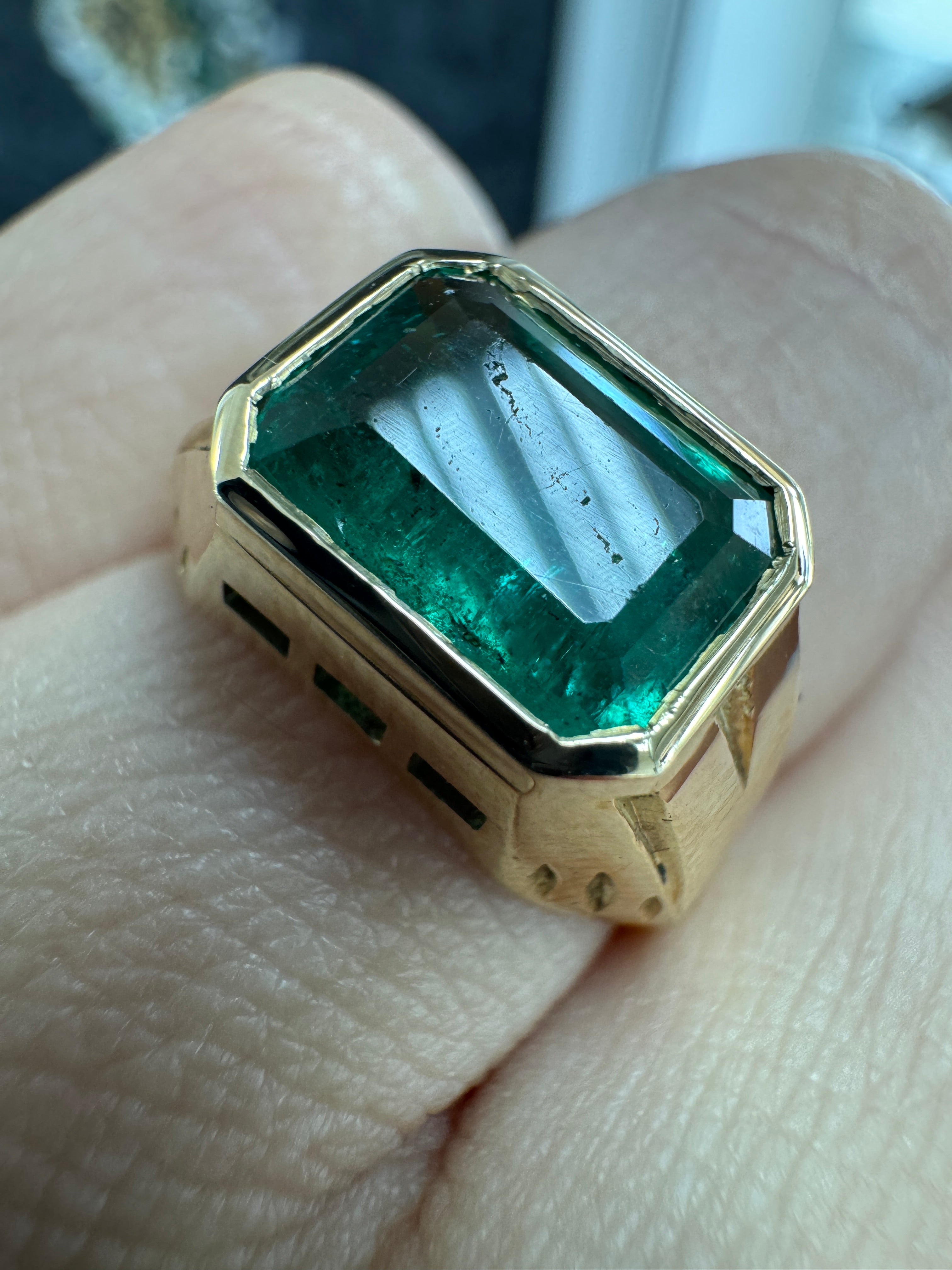 3.14ct 14K Mens East to West Natural Emerald Bezel Ring