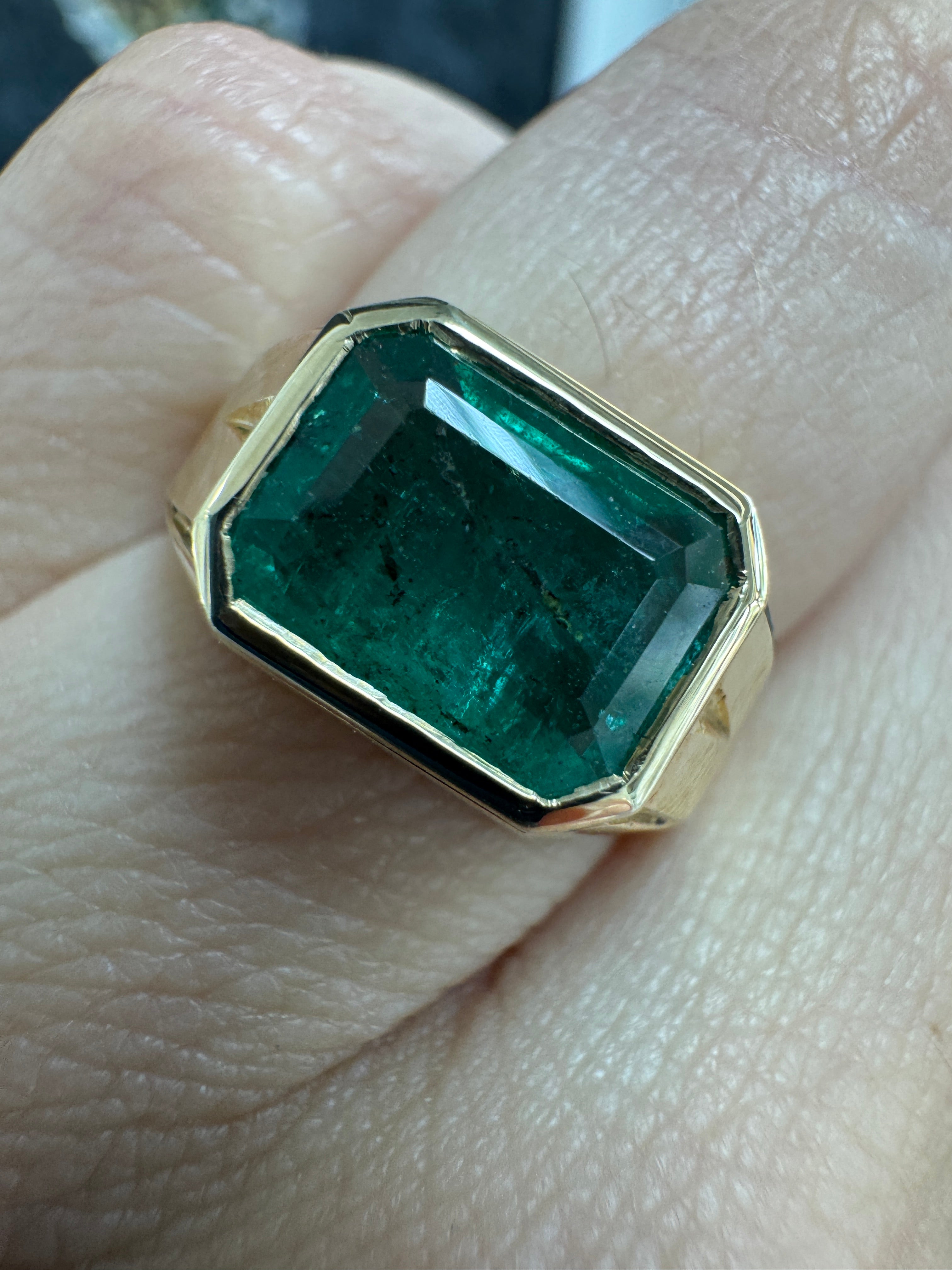 3.14ct 14K Mens East to West Natural Emerald Bezel Ring