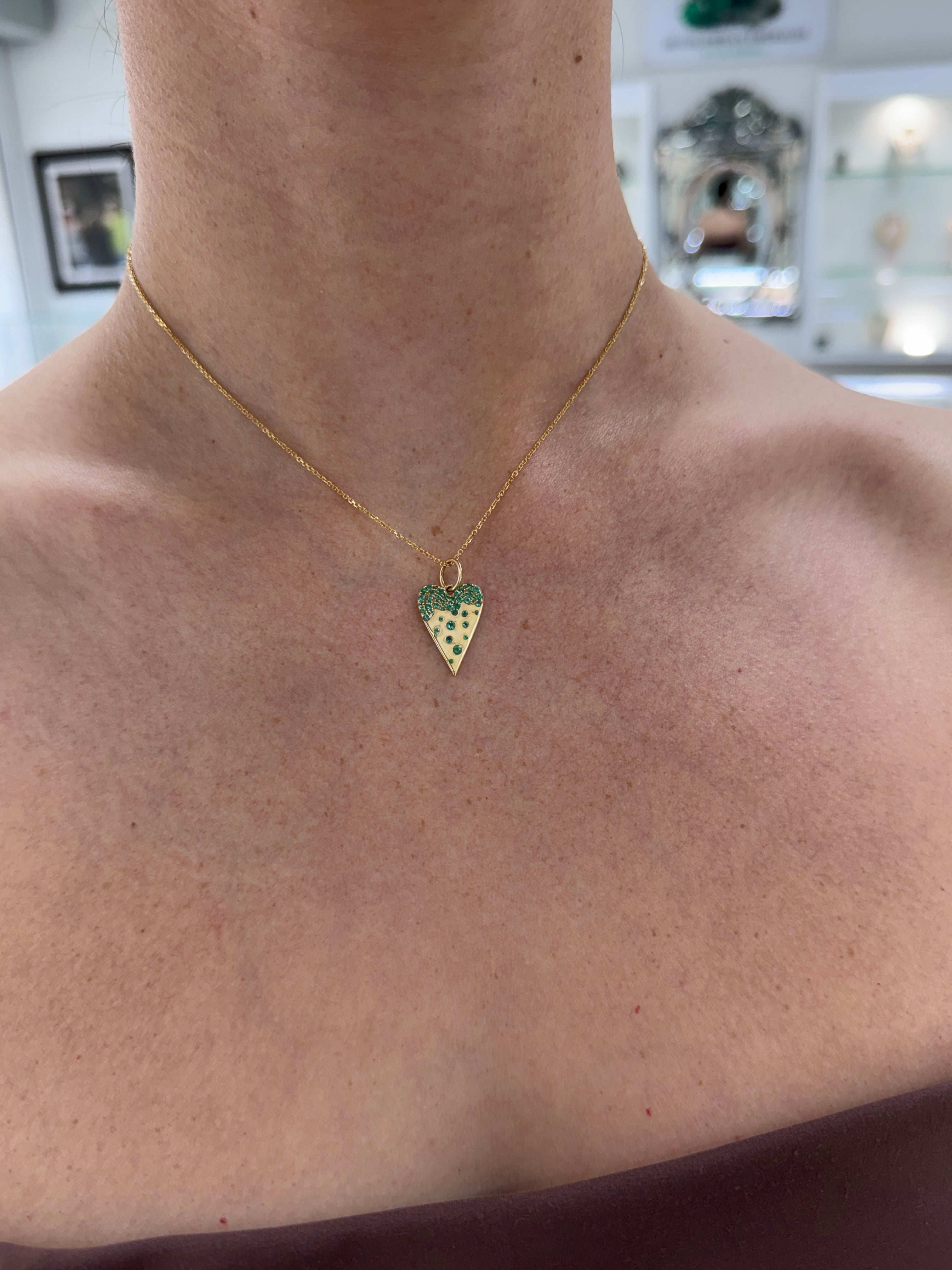 0.86tcw 14K Natural Emerald Heart Cluster Pendant Charm Necklace