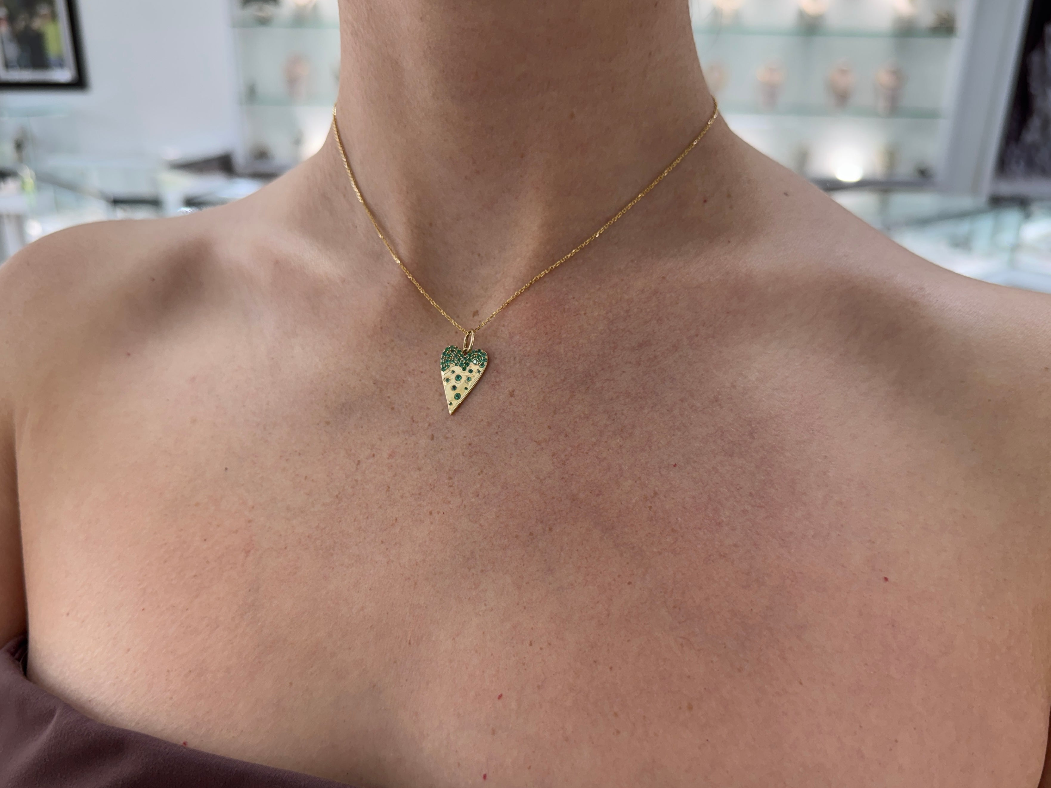0.86tcw 14K Natural Emerald Heart Cluster Pendant Charm Necklace