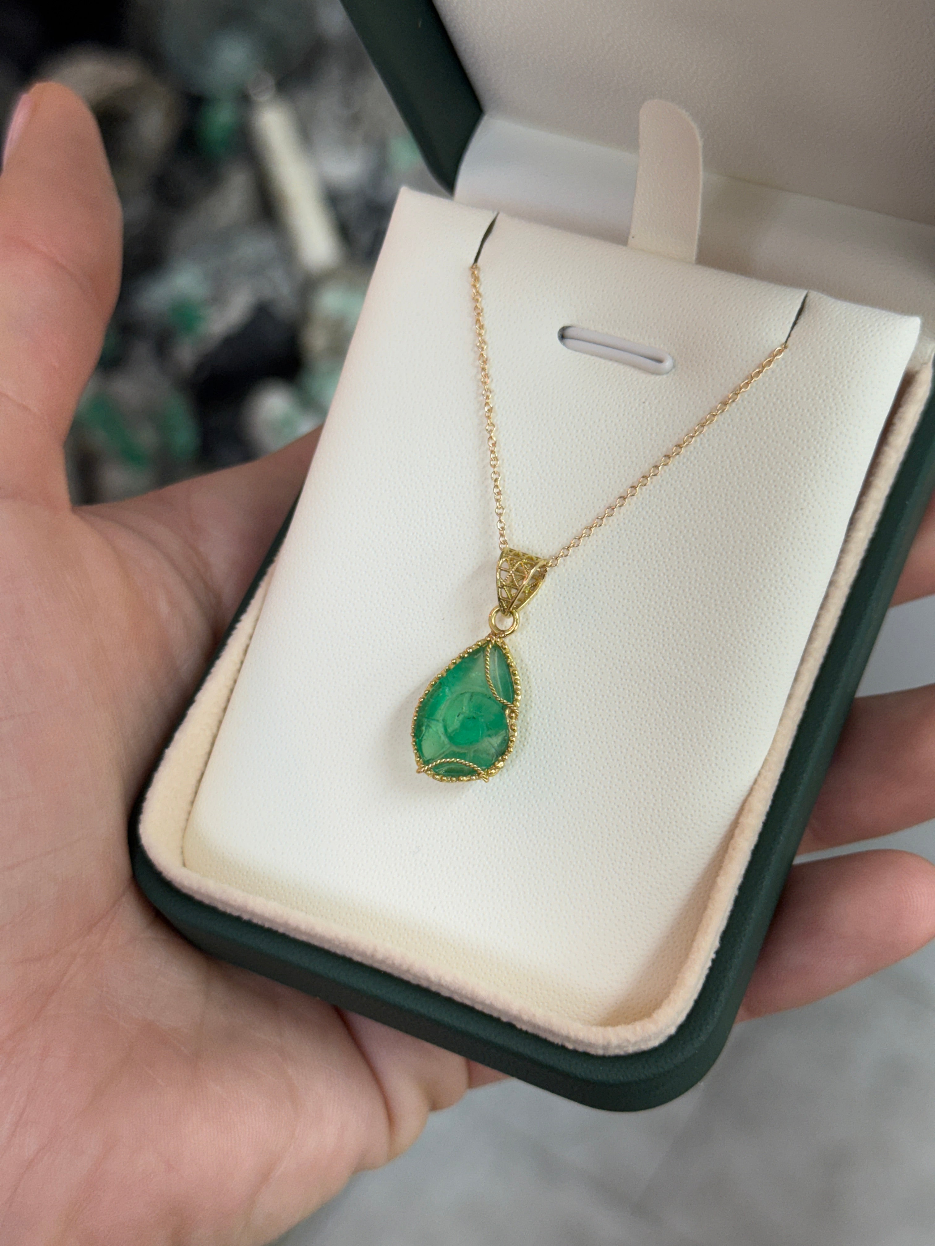 3.70 Carat Vintage Carved Emerald Ammonite Fossil Necklace 18K