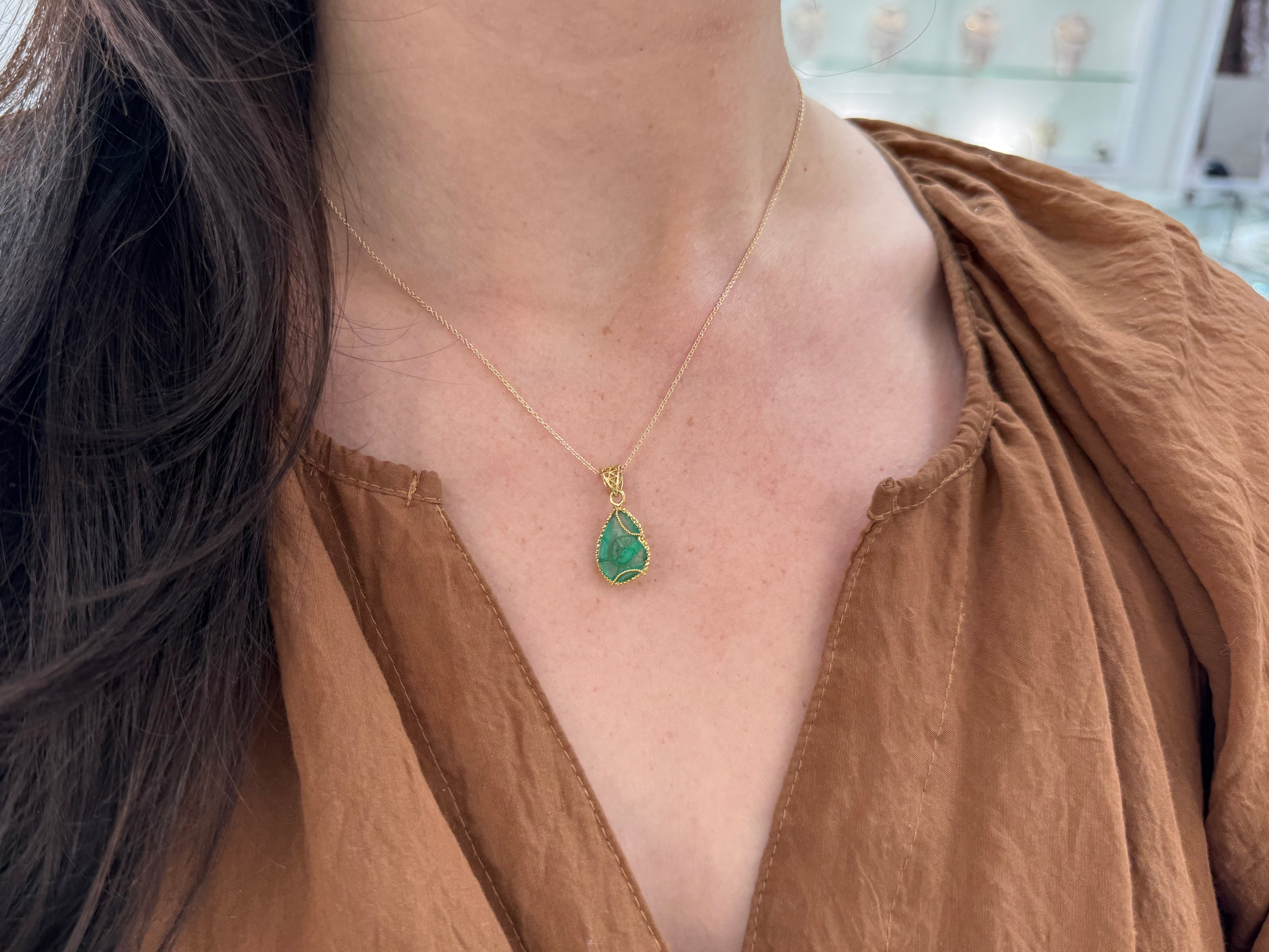 3.70 Carat Vintage Carved Emerald Ammonite Fossil Necklace 18K