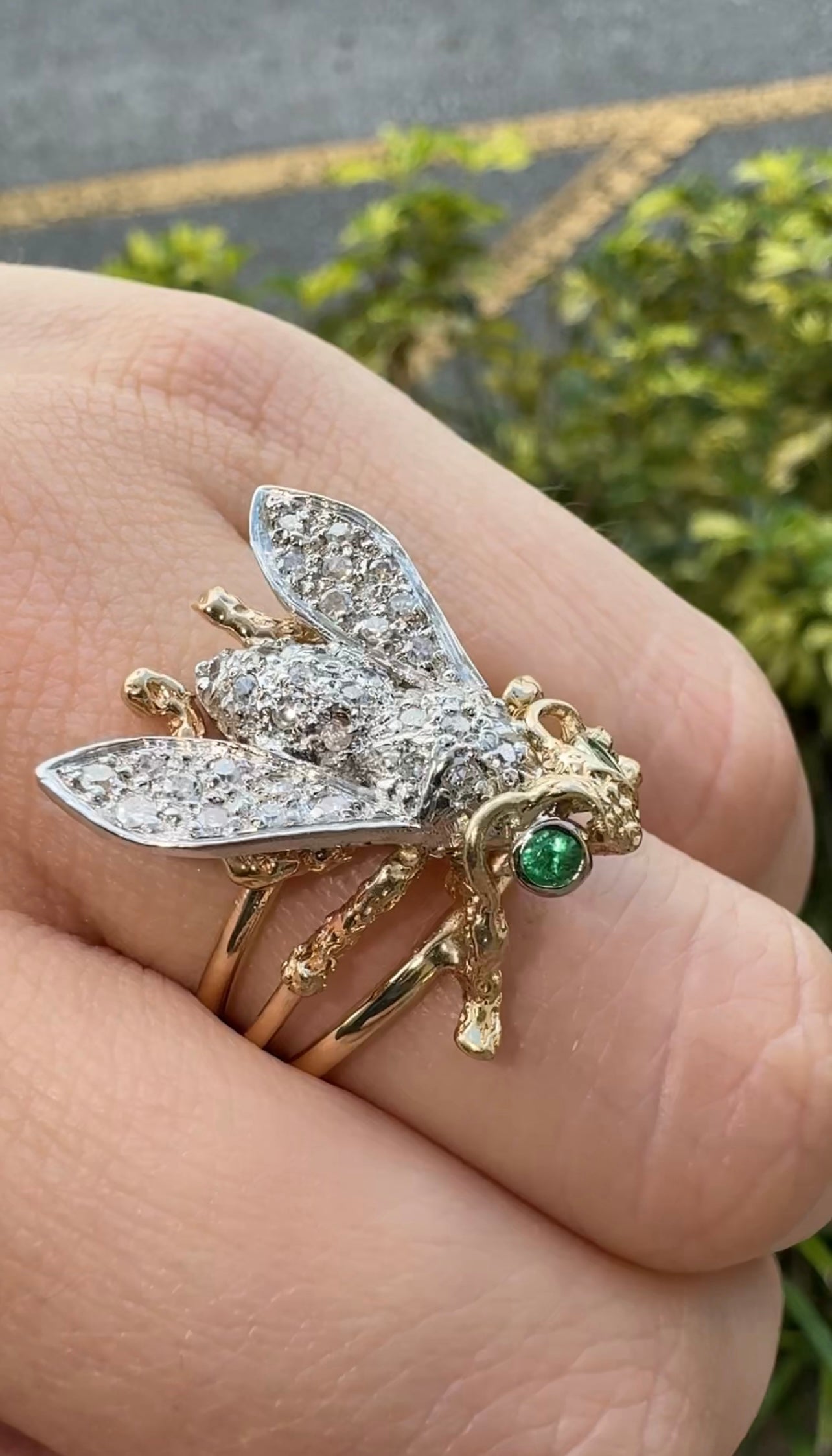 IG Exclusive 0.40tcw Emerald & Diamond Bee Ring 14K Two Toned - JR Colombian Emeralds