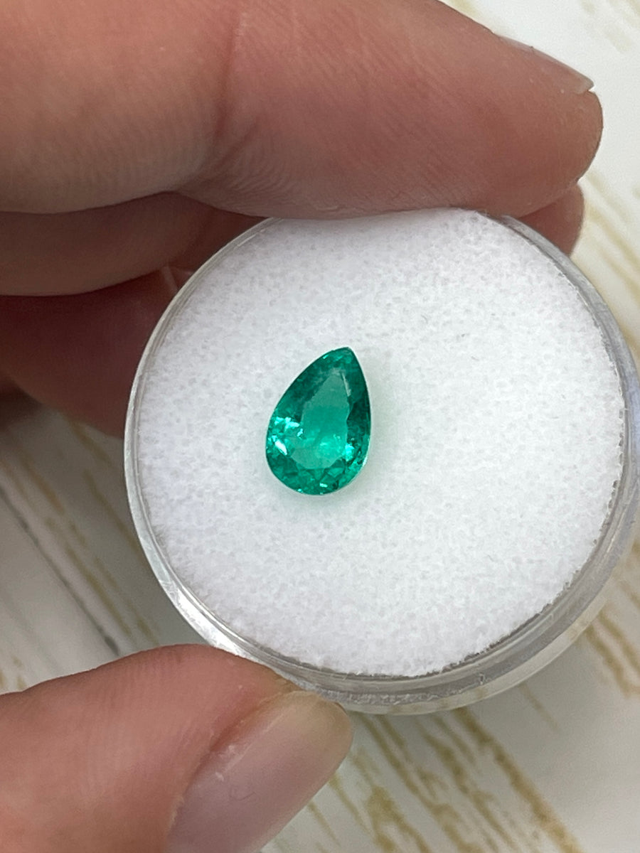 Natural Colombian Emerald - Pear Shaped - 1.30 Carat - 8.5x6mm