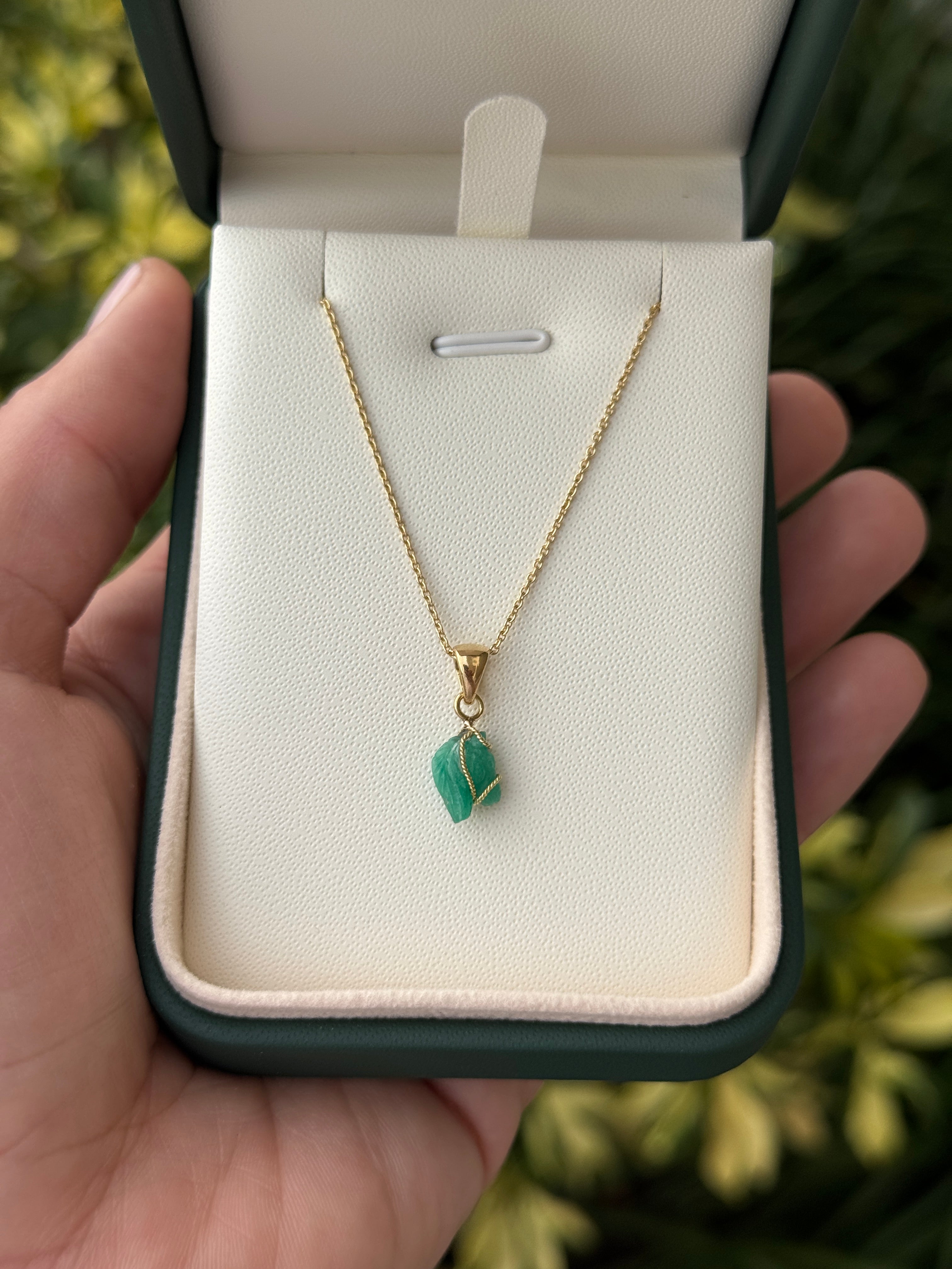 Chinese New Year horse-shaped Colombian emerald 1.40 carat necklace in 18K gold by JR Colombian Emeralds