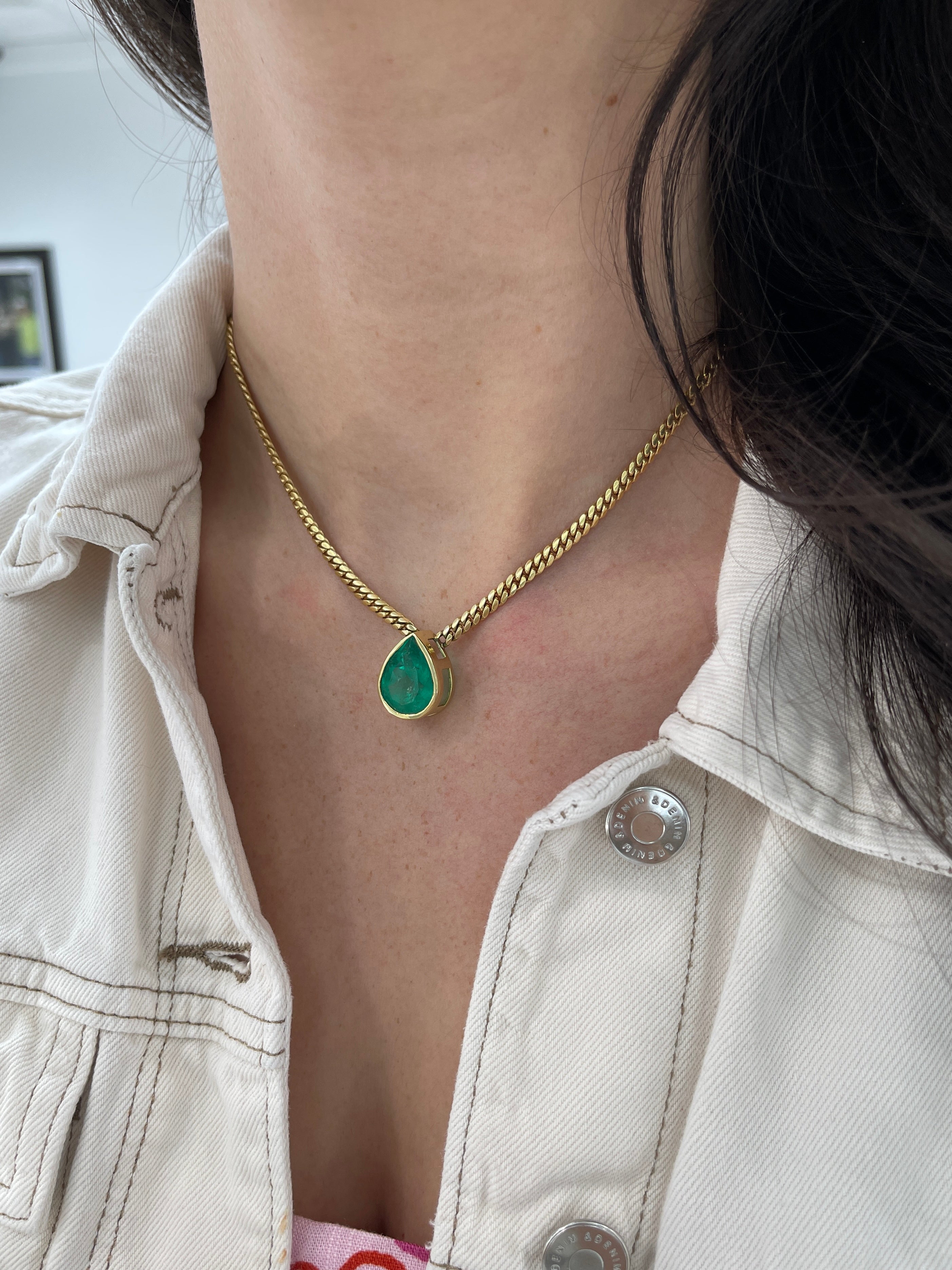 10.80 Carat Vivid Muzo Colombian Emerald Statement Cuban Link Necklace 18K gold - JR Colombian Emeralds