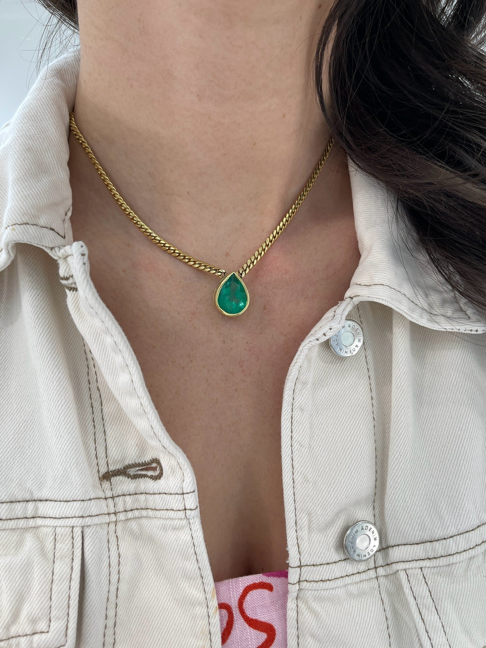 10.80 Carat Vivid Muzo Colombian Emerald Statement Cuban Link Necklace 18K gold - JR Colombian Emeralds