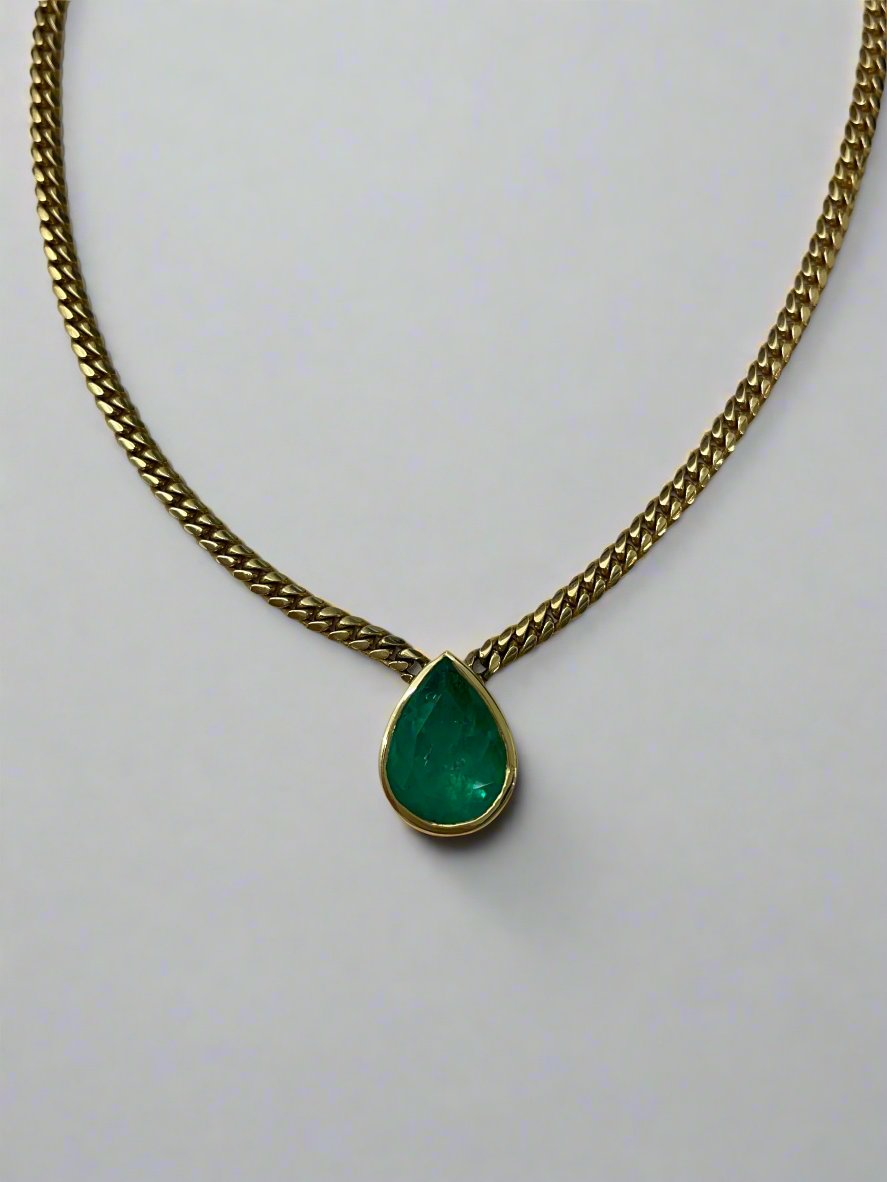 10.80 Carat Vivid Muzo Colombian Emerald Statement Cuban Link Necklace 18K gold - JR Colombian Emeralds