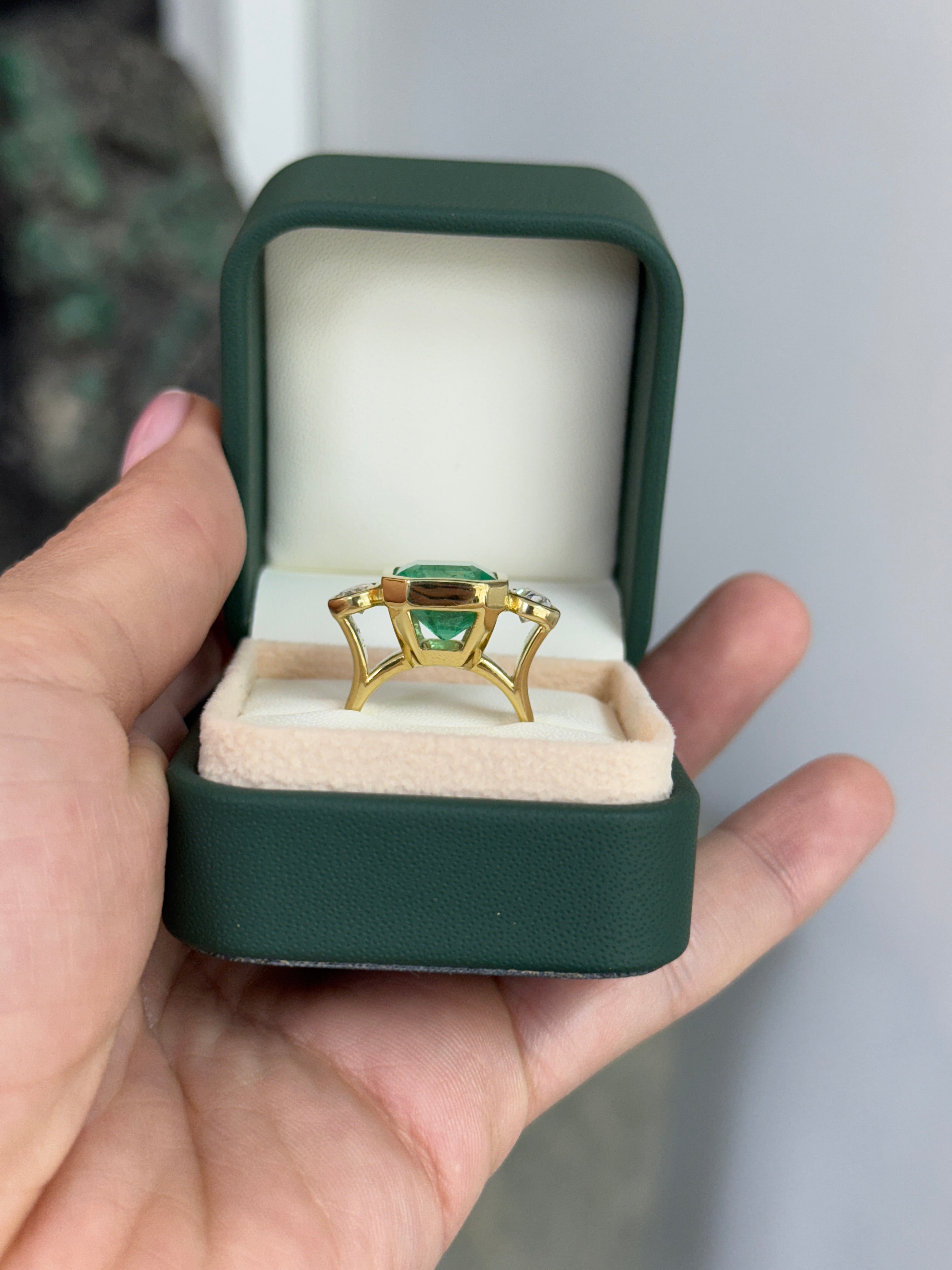 9.10tcw Bezel Set Colombian Emerald & Oval Diamond 18K Ring - JR Colombian Emeralds