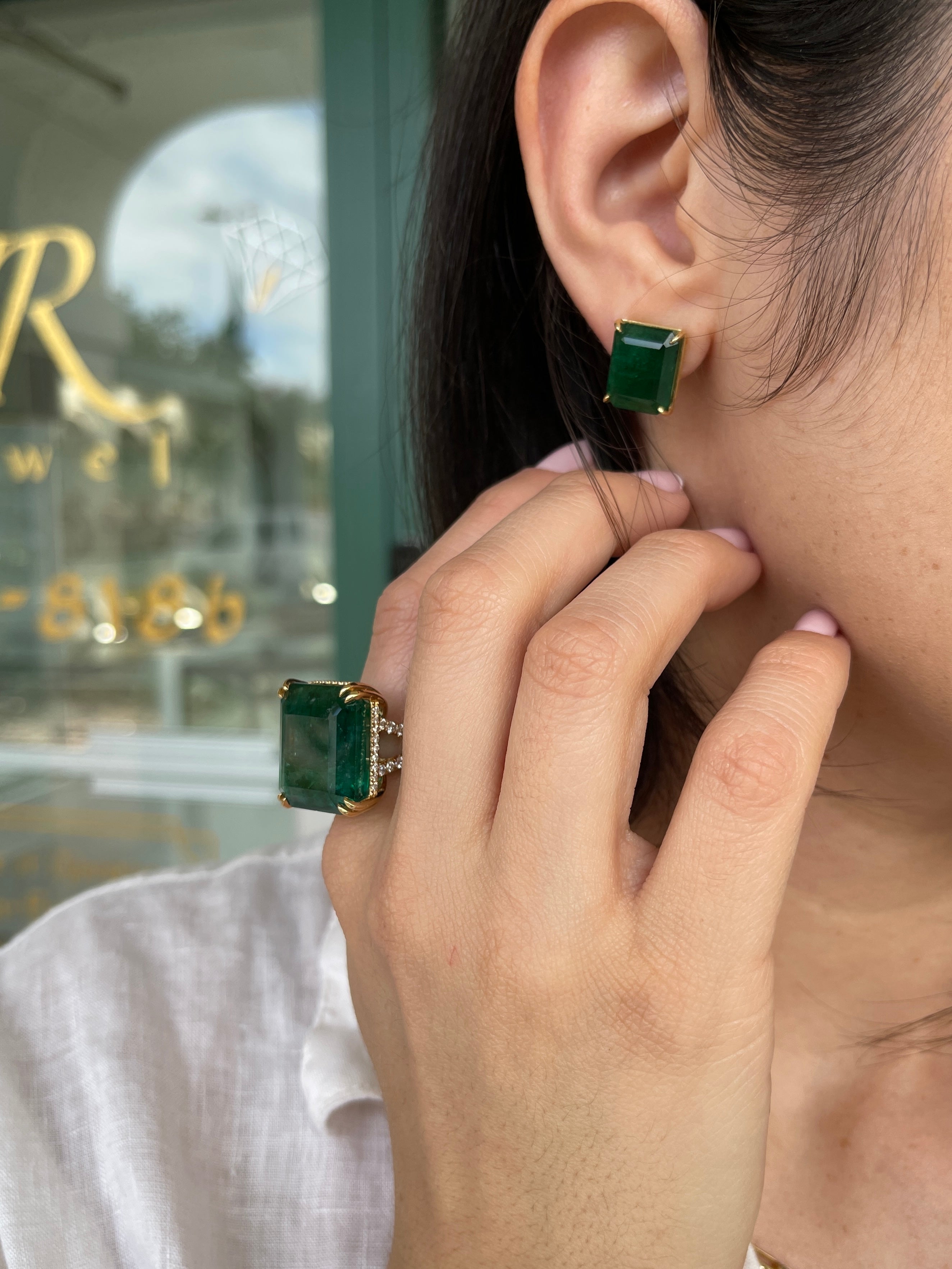 37.28 carat XXL Natural Emerald Solitaire with Diamond Hidden Halo/Split Shank Statement Ring 18K - JR Colombian Emeralds