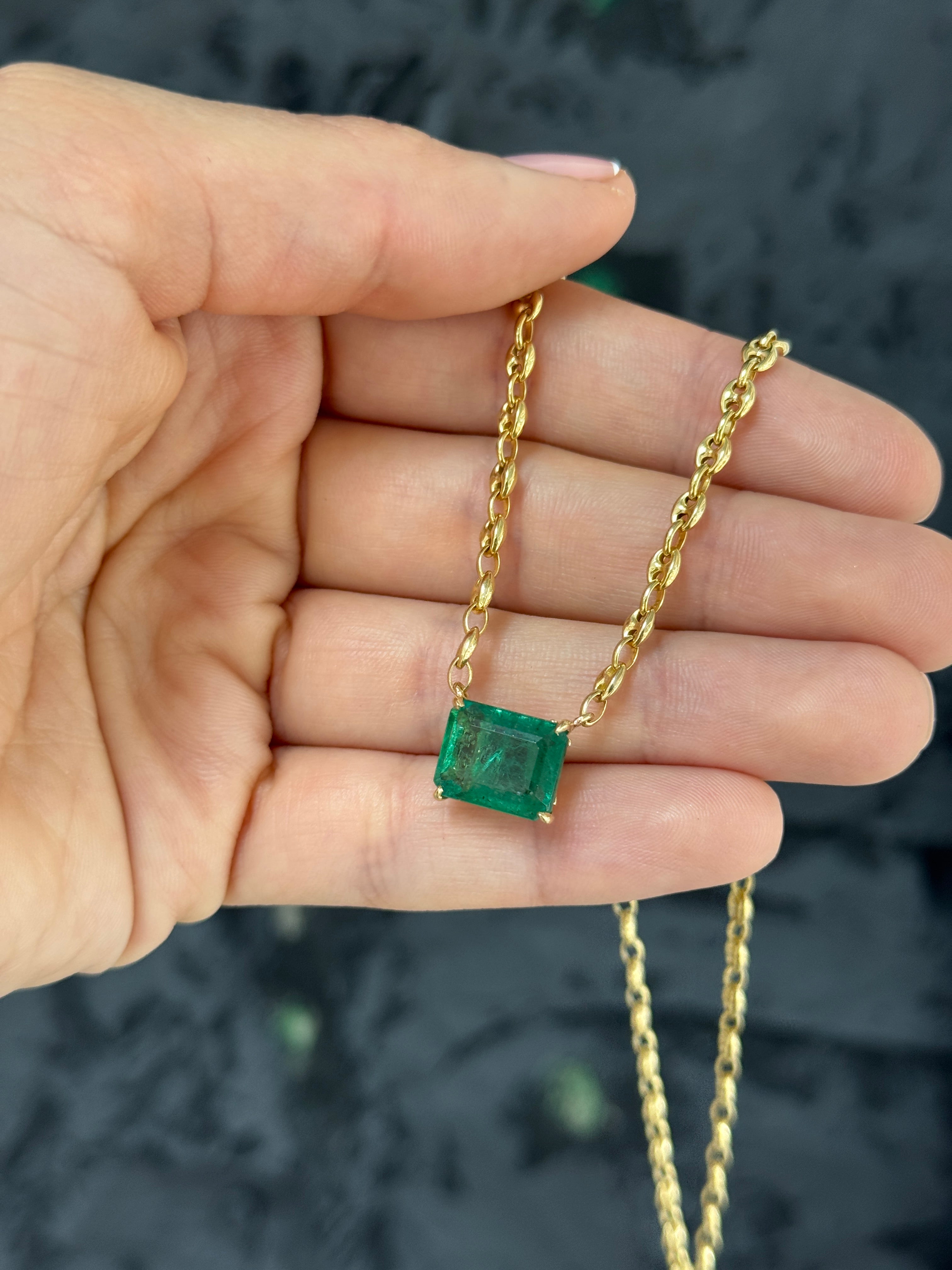 East to West emerald solid Gucci link necklace, 20 inches, 7.30 carats, 14K gold, by JR Colombian Emeralds.