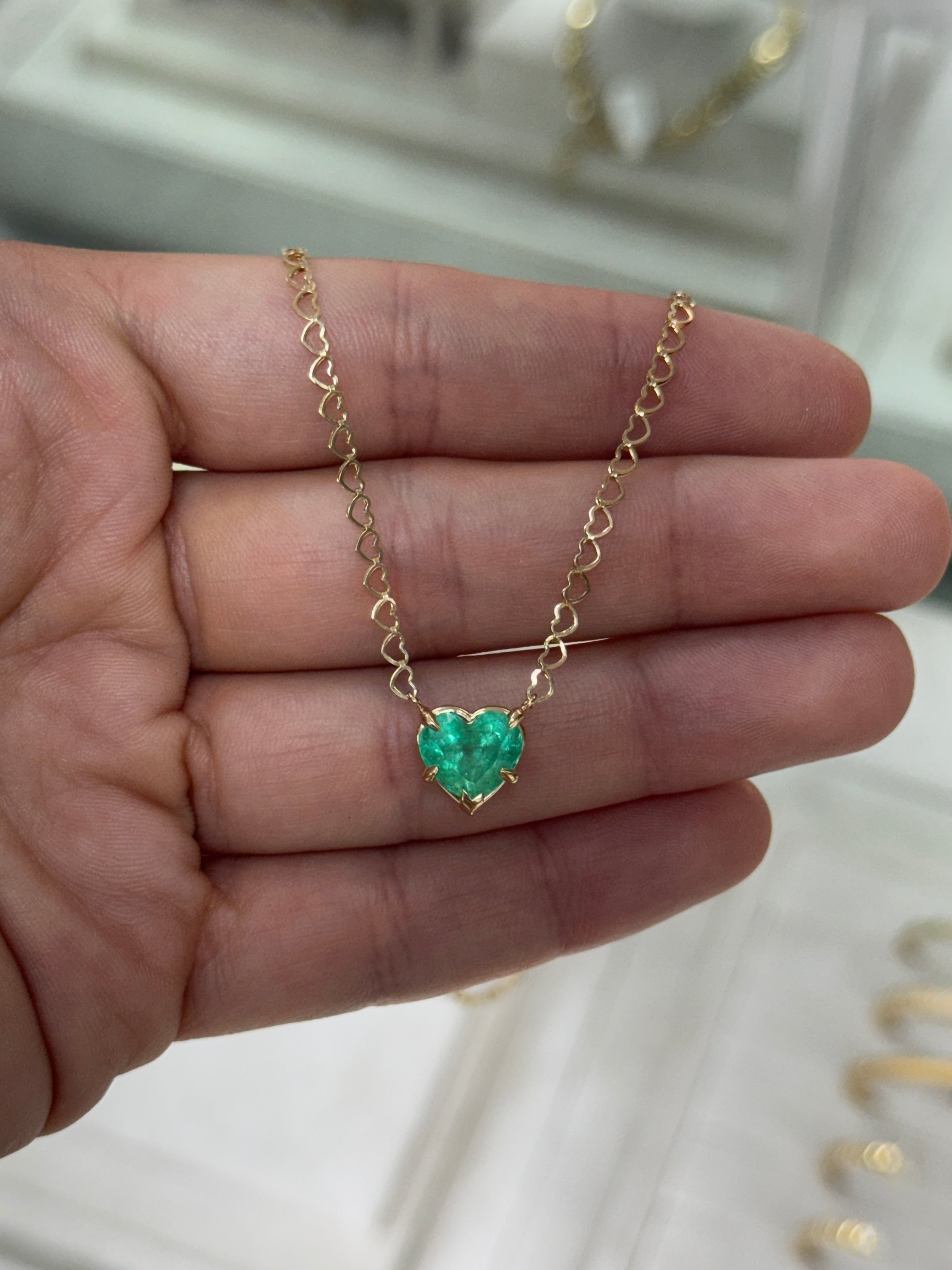2.70cts Natural Colombian Emerald Heart Solitaire Stationary Necklace 14K