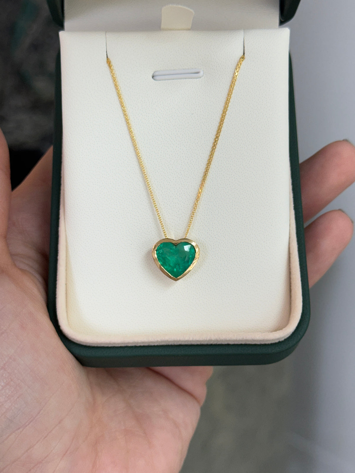 2.72ct 18K Colombian Emerald Heart Cut Solitaire Necklace