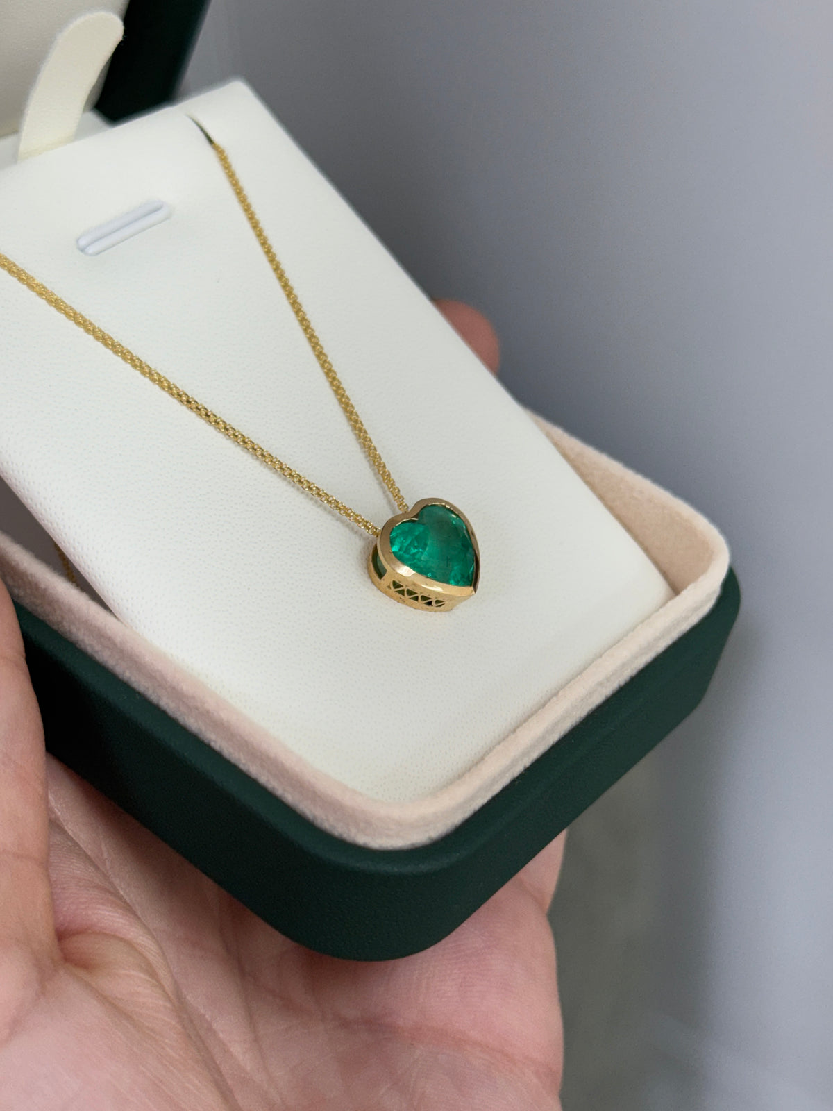 2.72ct 18K Colombian Emerald Heart Cut Solitaire Necklace