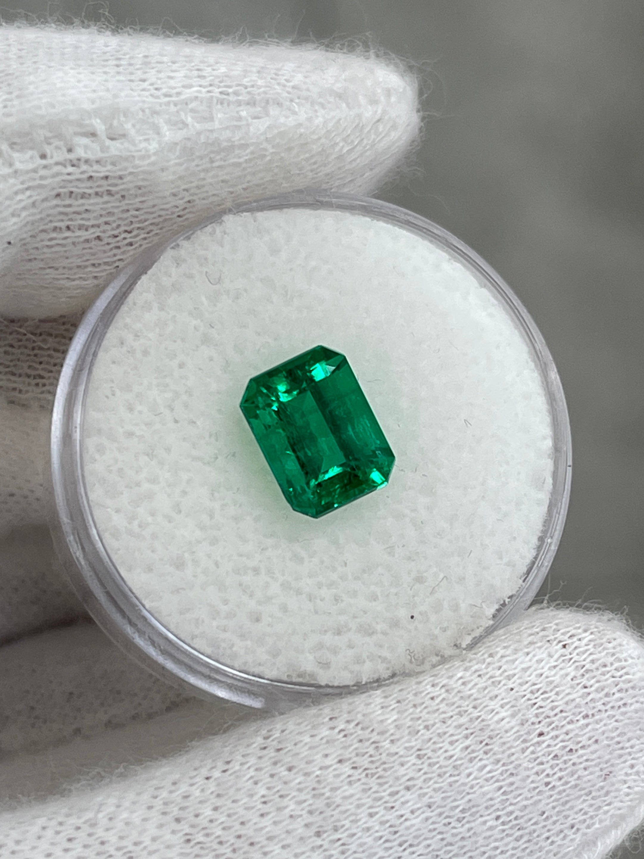 1.85 Carat AAA 8.5x6.5 Minor Oil Vivid Green Natural Loose Colombian Emerald- Emerald Cut - JR Colombian Emeralds