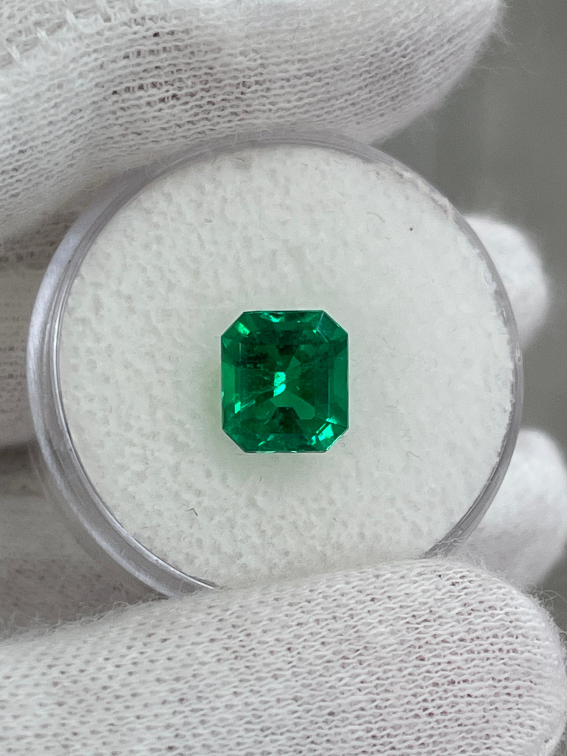 1.99 Carat 8x7 AAA+ Minor Oil Natural Loose Colombian Emerald-Emerald Cut - JR Colombian Emeralds