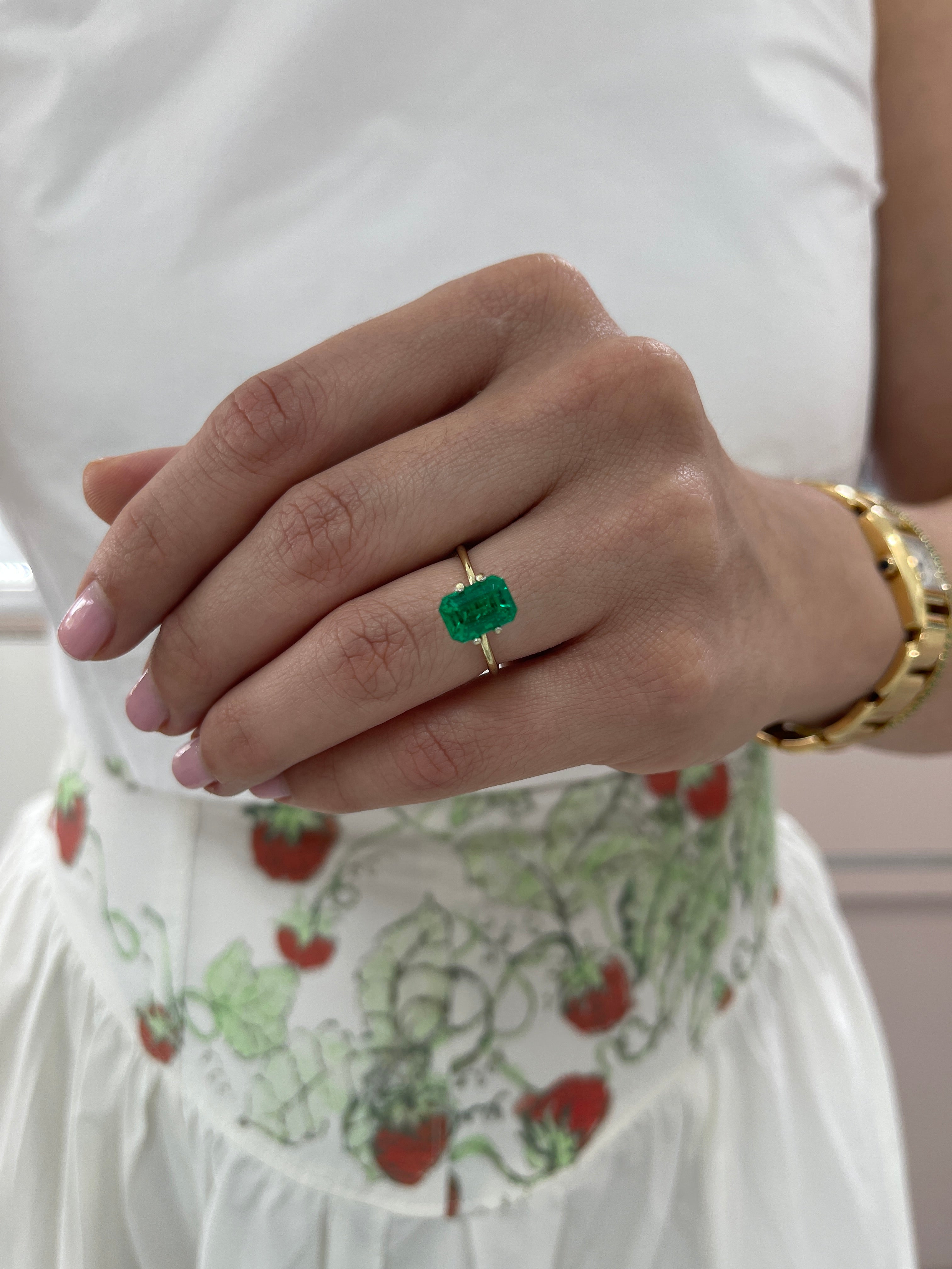 2.56 Carat AAA+ 9.5x7 Minor Oil Vivid Green Natural Loose Colombian Emerald- Emerald Cut - JR Colombian Emeralds