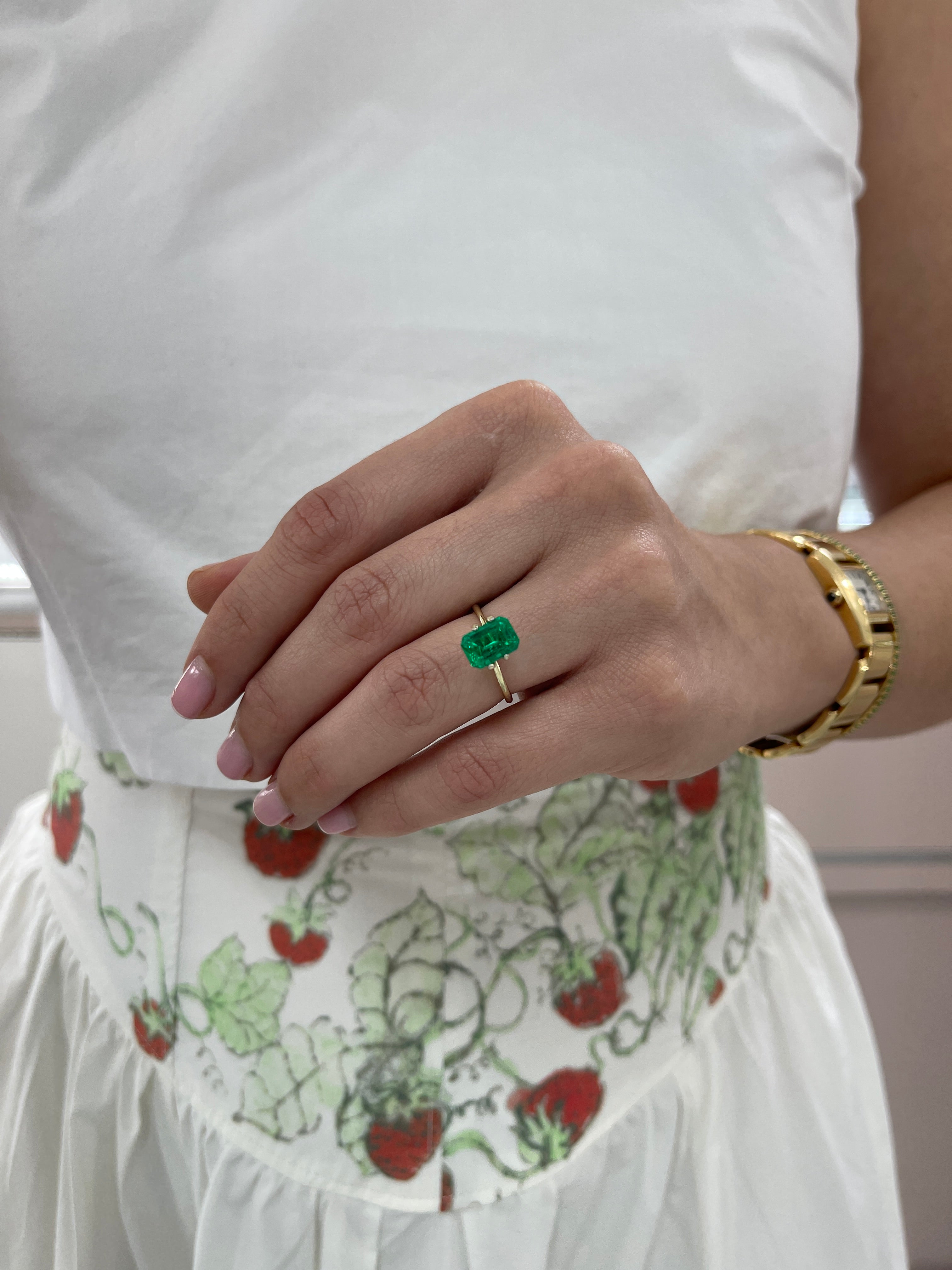 2.56 Carat AAA+ 9.5x7 Minor Oil Vivid Green Natural Loose Colombian Emerald- Emerald Cut - JR Colombian Emeralds