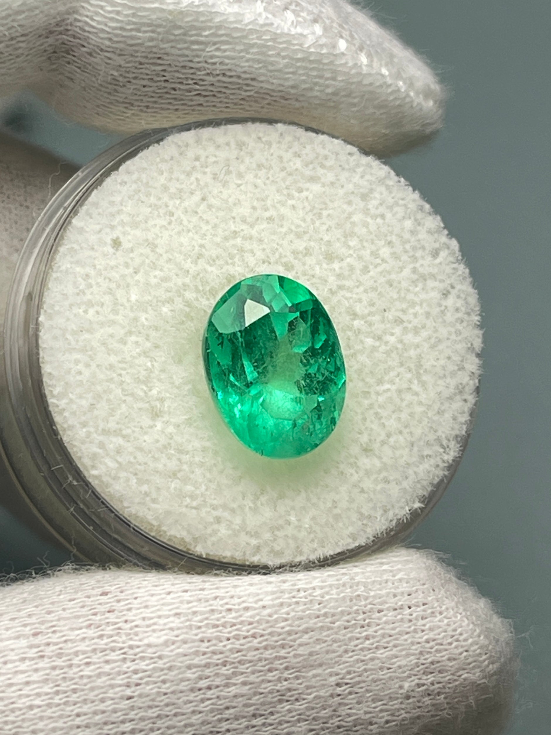 4.03 Carat 11x8 Pure Green Loose Colombian Emerald-Oval Cut - JR Colombian Emeralds