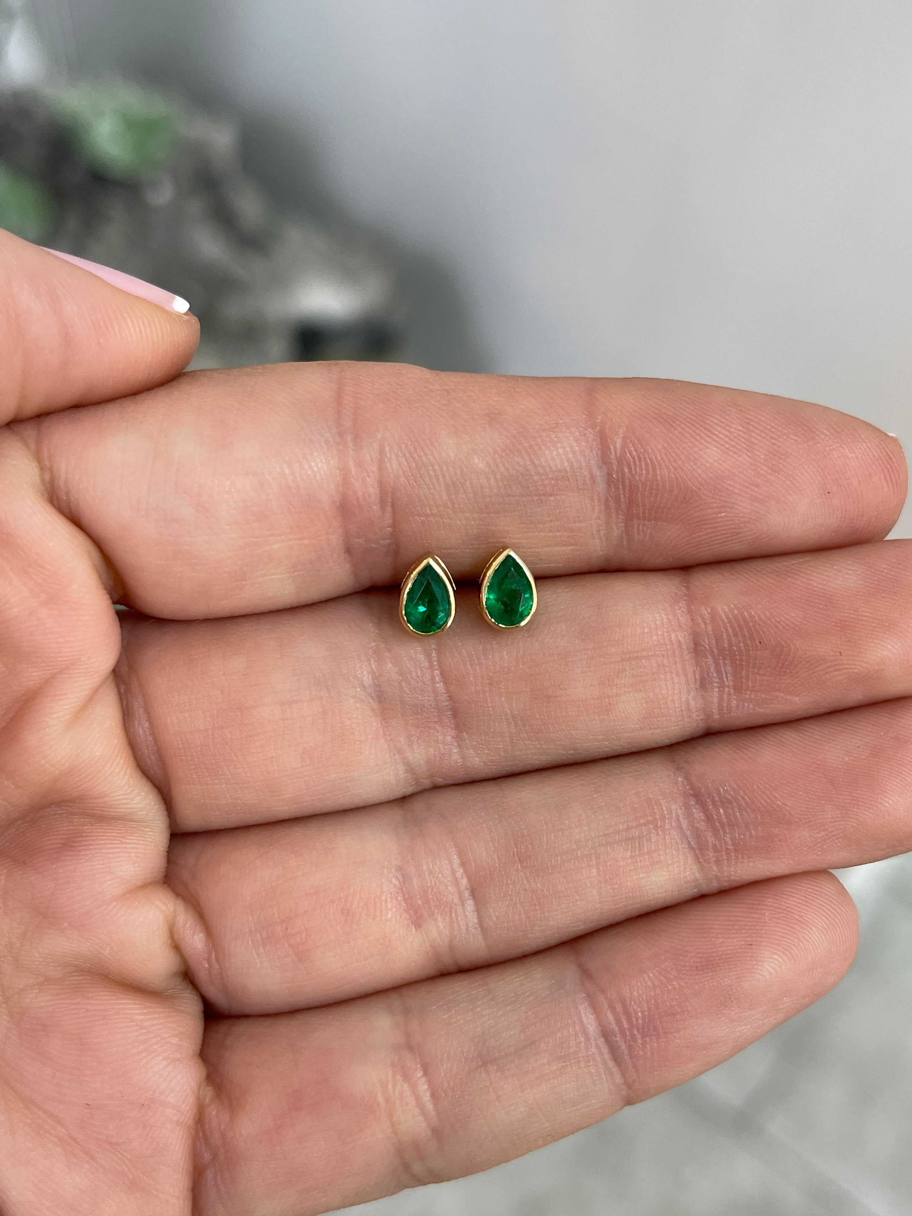 0.68tcw 18K Natural Rich Green Pear Cut Emerald Stud Earrings - JR Colombian Emeralds