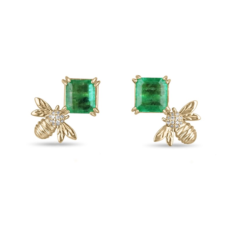Colombian Emerald gold ear climber earrings with Asscher cut emeralds and bee design in 14K yellow gold, 3.65 tcw.