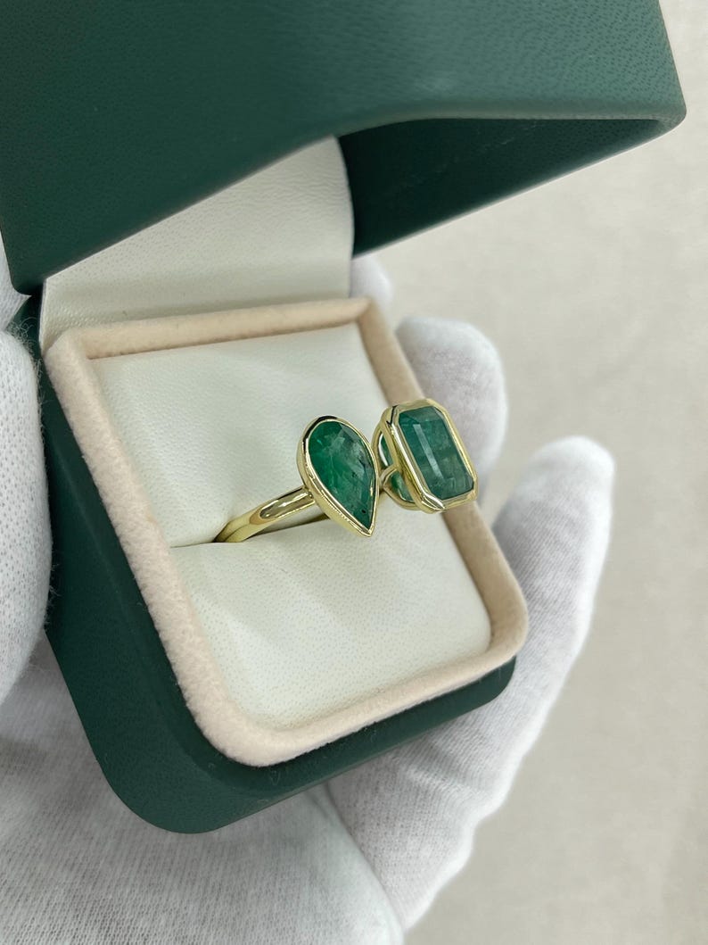 8.43TCW 18K Gold Toi Et Moi Ring - Dark Green Emerald Pear Cut - JR Colombian Emeralds