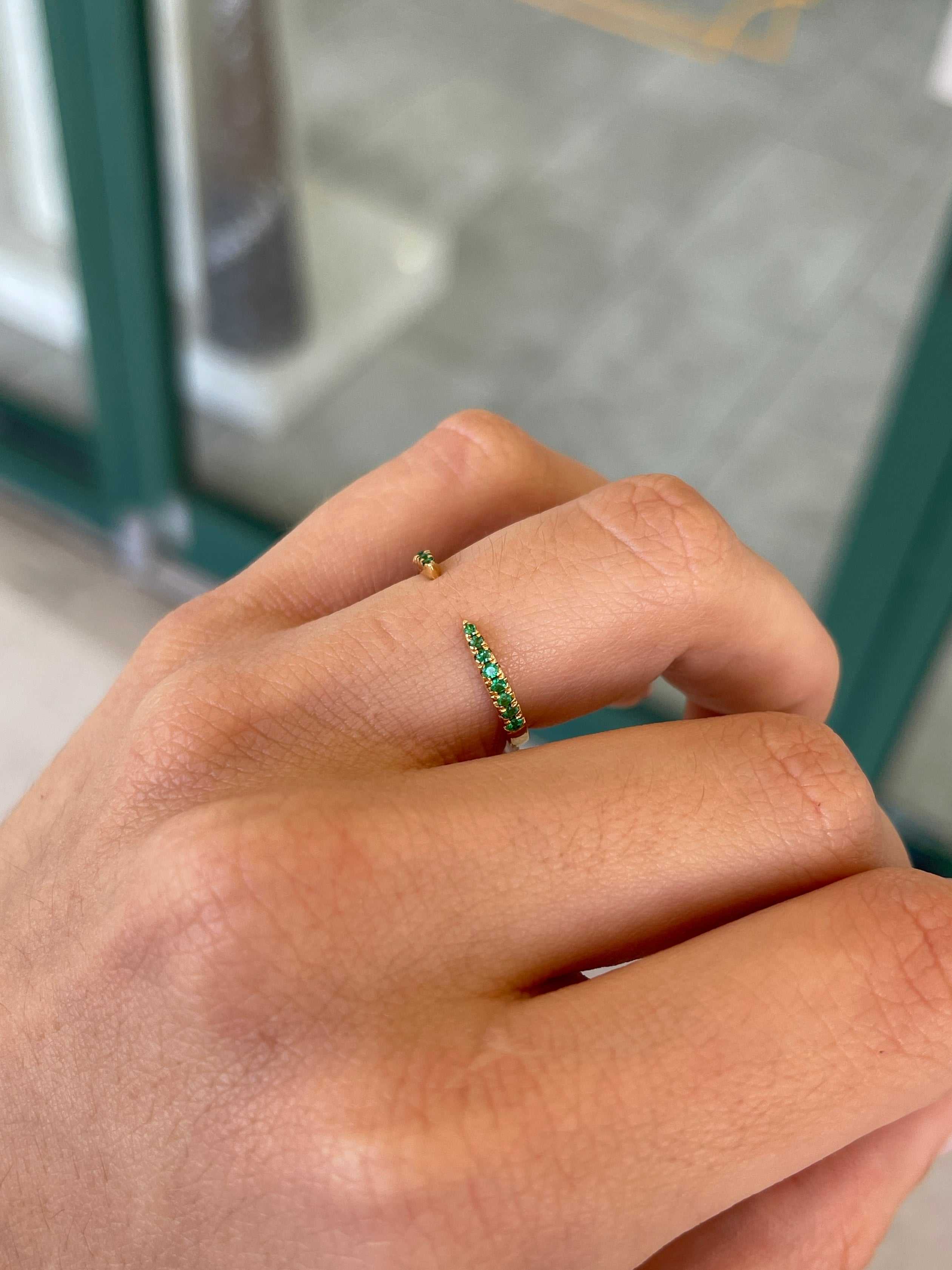 0.40tcw Natural Emerald Round Cut French Set Ultra Stackable Wedding Band 18K - JR Colombian Emeralds