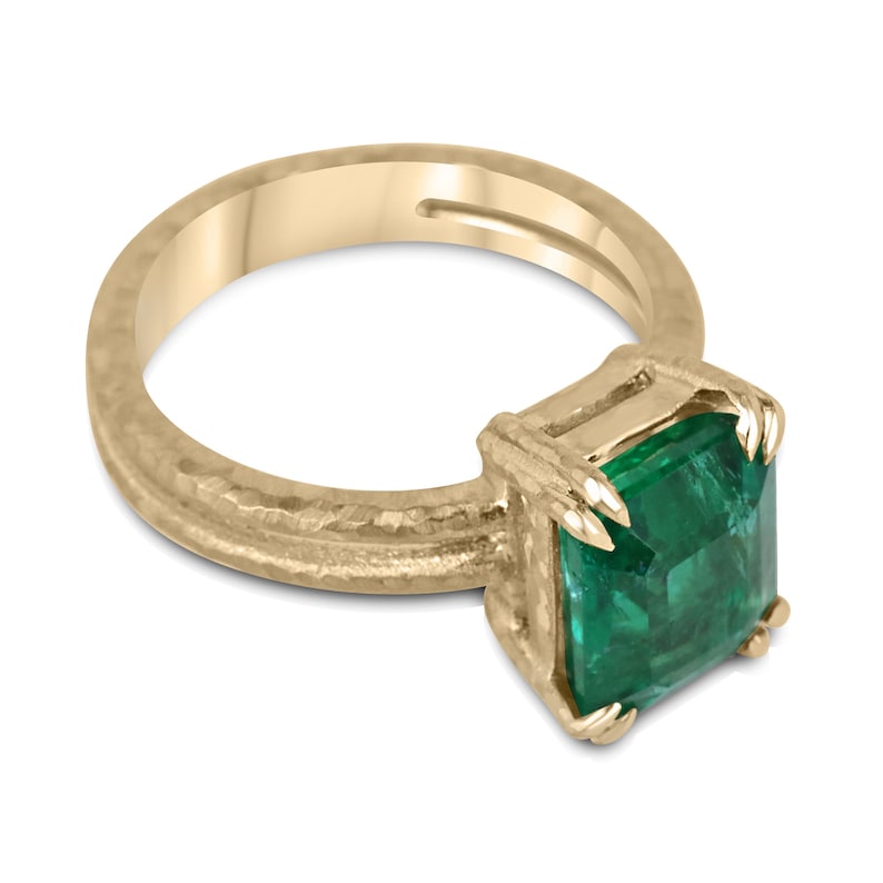 Ladies Colombian emerald solitaire ring with 3.43 carats, 14K gold hammered finish, split shank design