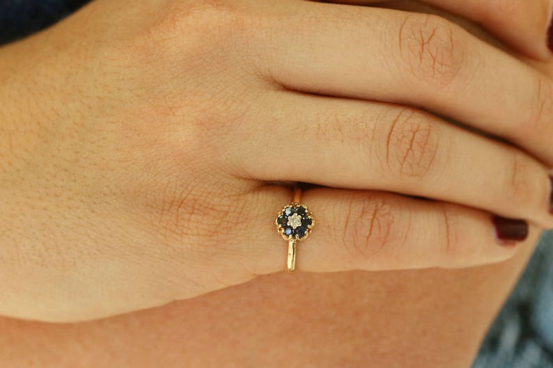 0.32tcw 14K Antique Petite Sapphire & Diamond Cocktail Ring in Yellow Gold - JR Colombian Emeralds