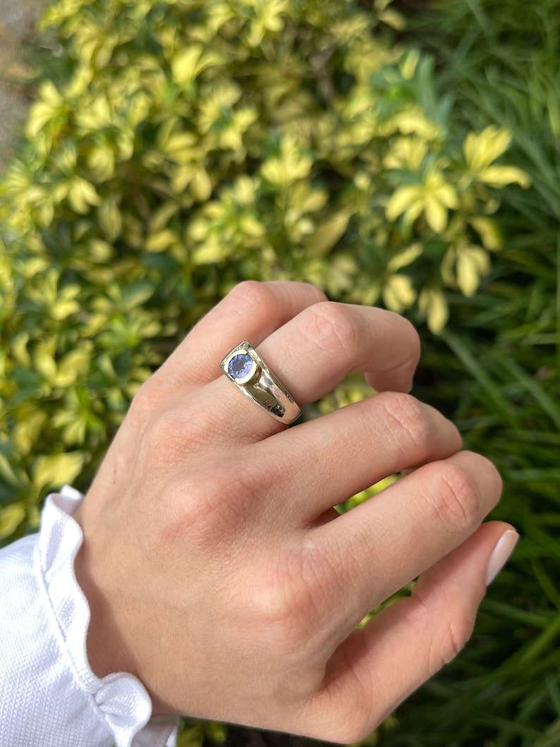 1.12tcw 14K Two-Toned Gold Tanzanite & Diamond Ring - Vivid Violet Round Cut