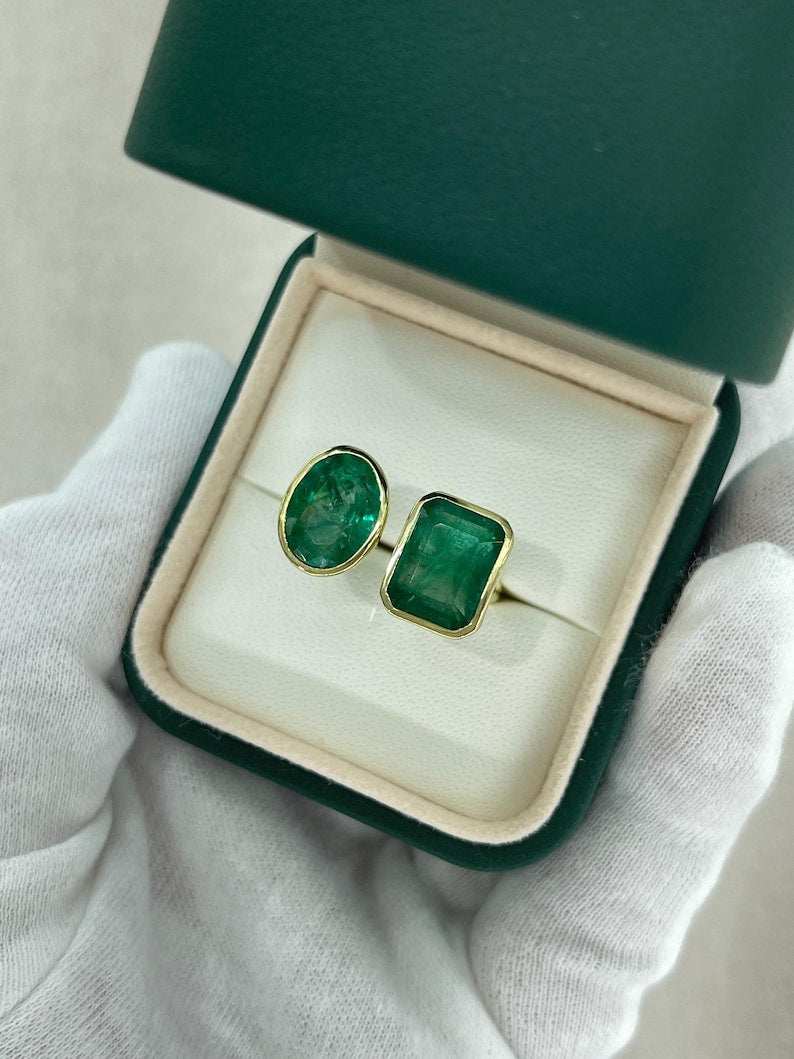 Mens gold ring with 8.80tcw emerald and oval-cut deep green emerald stones, 18K gold Toi Et Moi style by Colombian Emerald.