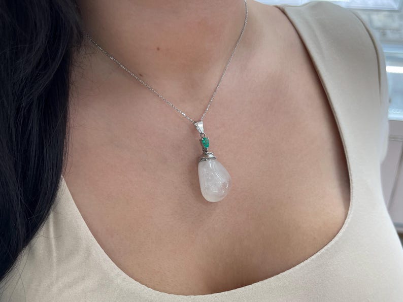 Lush green necklace featuring a 0.78ct natural pear-shaped emerald and quartz baroque pendant by Colombian Emerald.