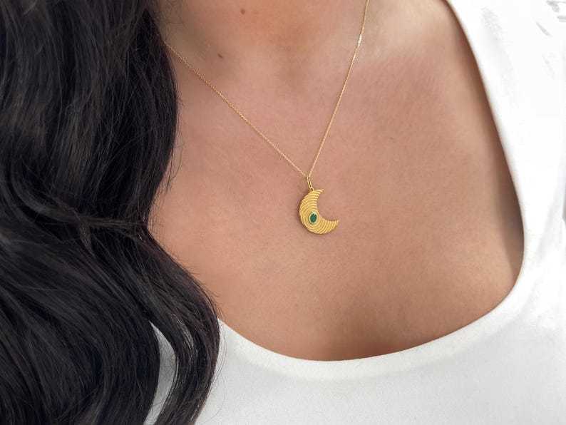 0.20ct 14K Oval Emerald Crescent Moon Pendant with Rippled, Textured Gold - JR Colombian Emeralds