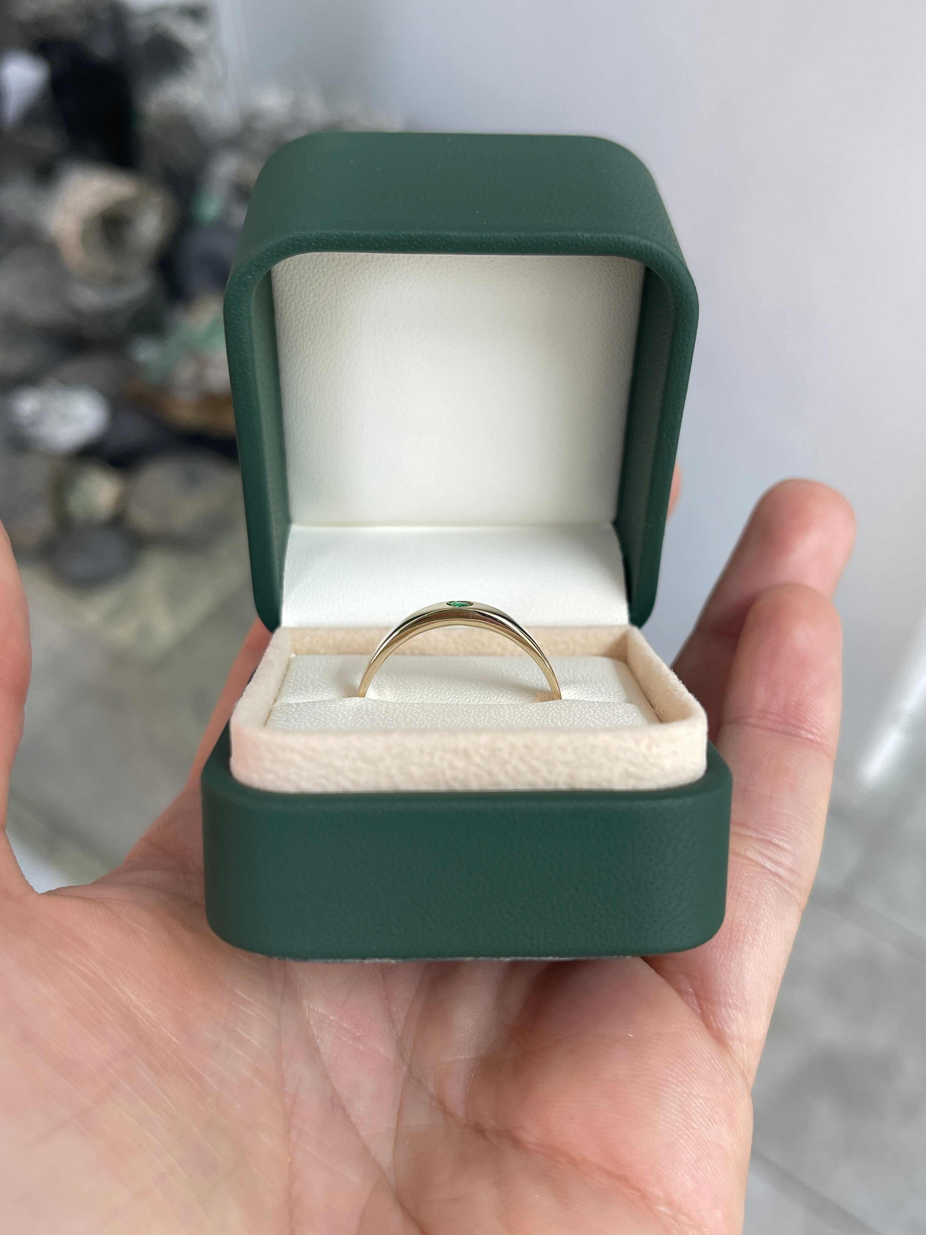 0.10 Carat Solitaire Round 4mm Emerald Pinky Band Ring 14K - JR Colombian Emeralds