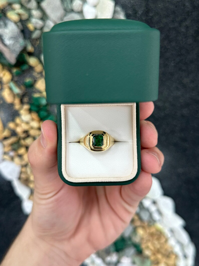Unisex emerald solitaire ring with 1.48 carat intense green Asscher cut emerald, set in 18K gold, Colombian Emerald brand.