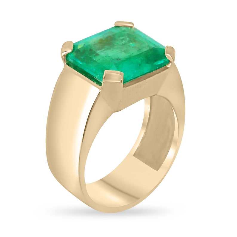 18K men's green emerald solitaire pinky ring with 4 prongs and a vivid apple green Muzo emerald, unisex band, 7.5mm wide.