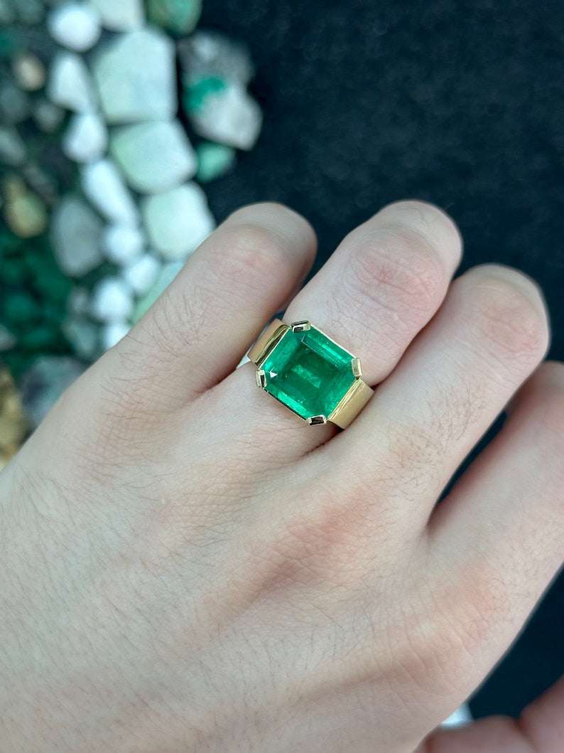 Men's Colombian Emerald ring with 4-prong setting, vivid apple Muzo green emerald, 7.5mm unisex band, 18K gold, size 7.5.