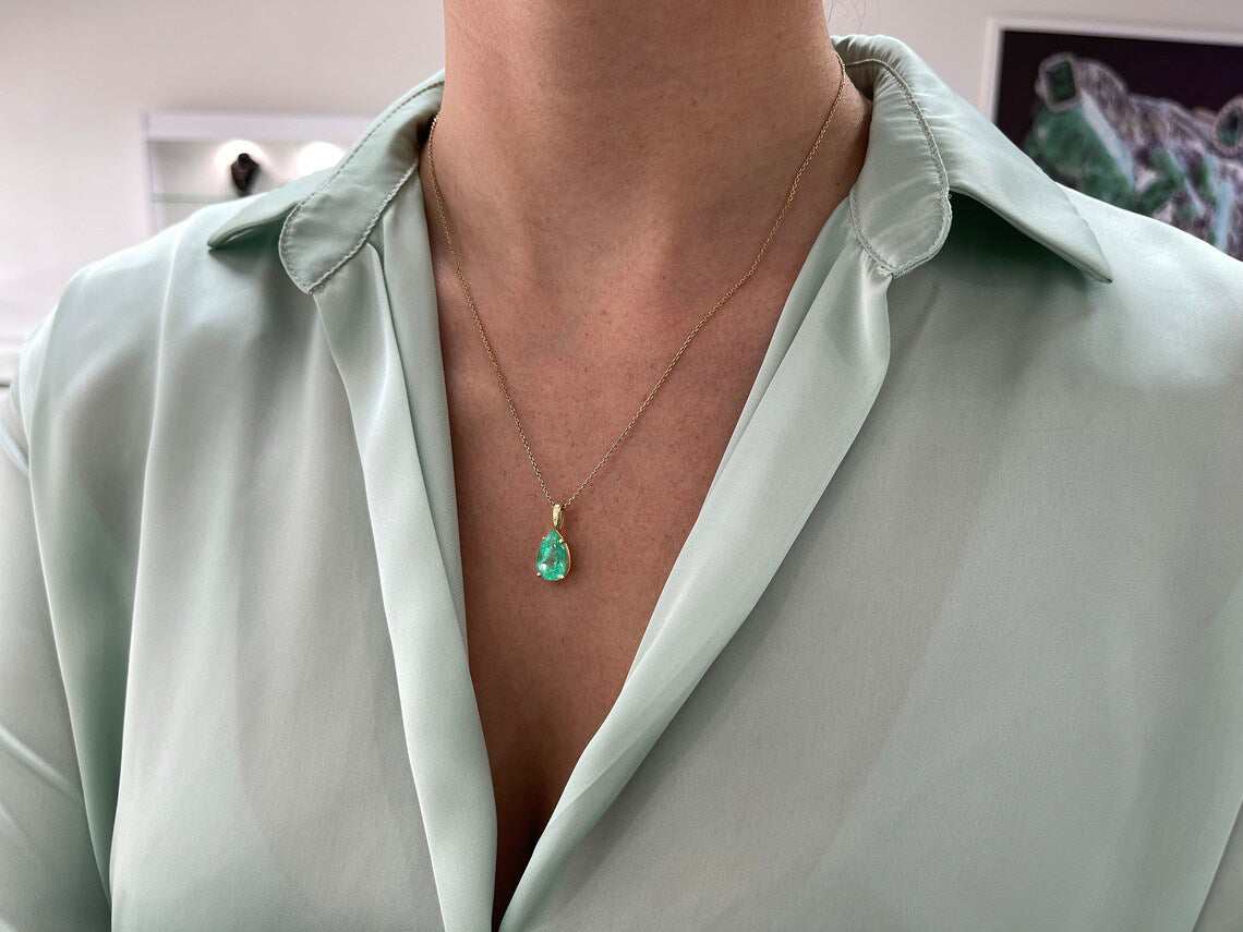 4.54 Carat Tear Drop Medium Green Colombian Emerald Solitaire Pendant Necklace 14K