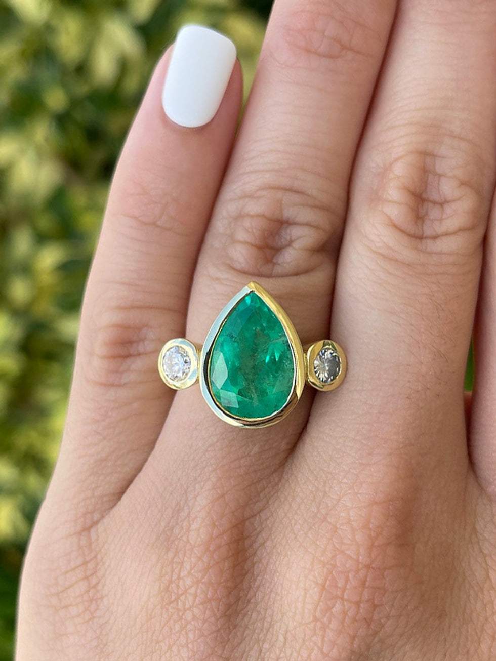 8.0tcw 18K Pear Teardrop Emerald & Round Diamond Three Stone Gold Ring