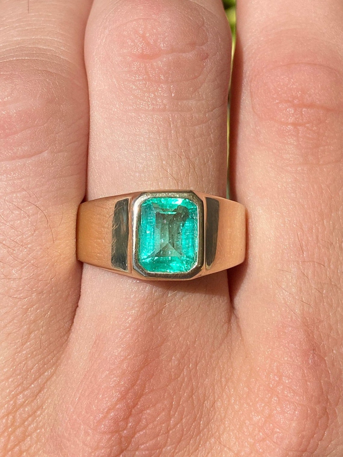 Men's 14K gold bezel ring with a 2.80 carat Colombian emerald solitaire, classic and elegant jewelry by JR Colombian Emeralds.