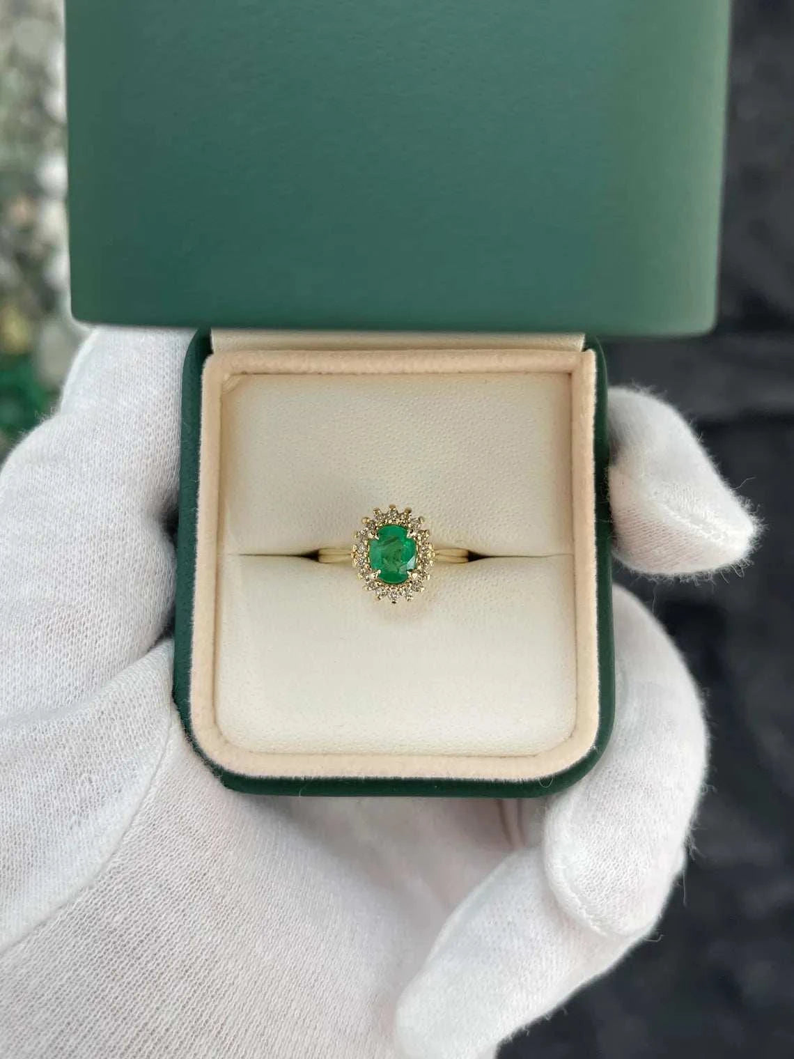 1.05ct Radiates Vivid Green Oval Emerald Halo Ring with Diamond Sparkle
